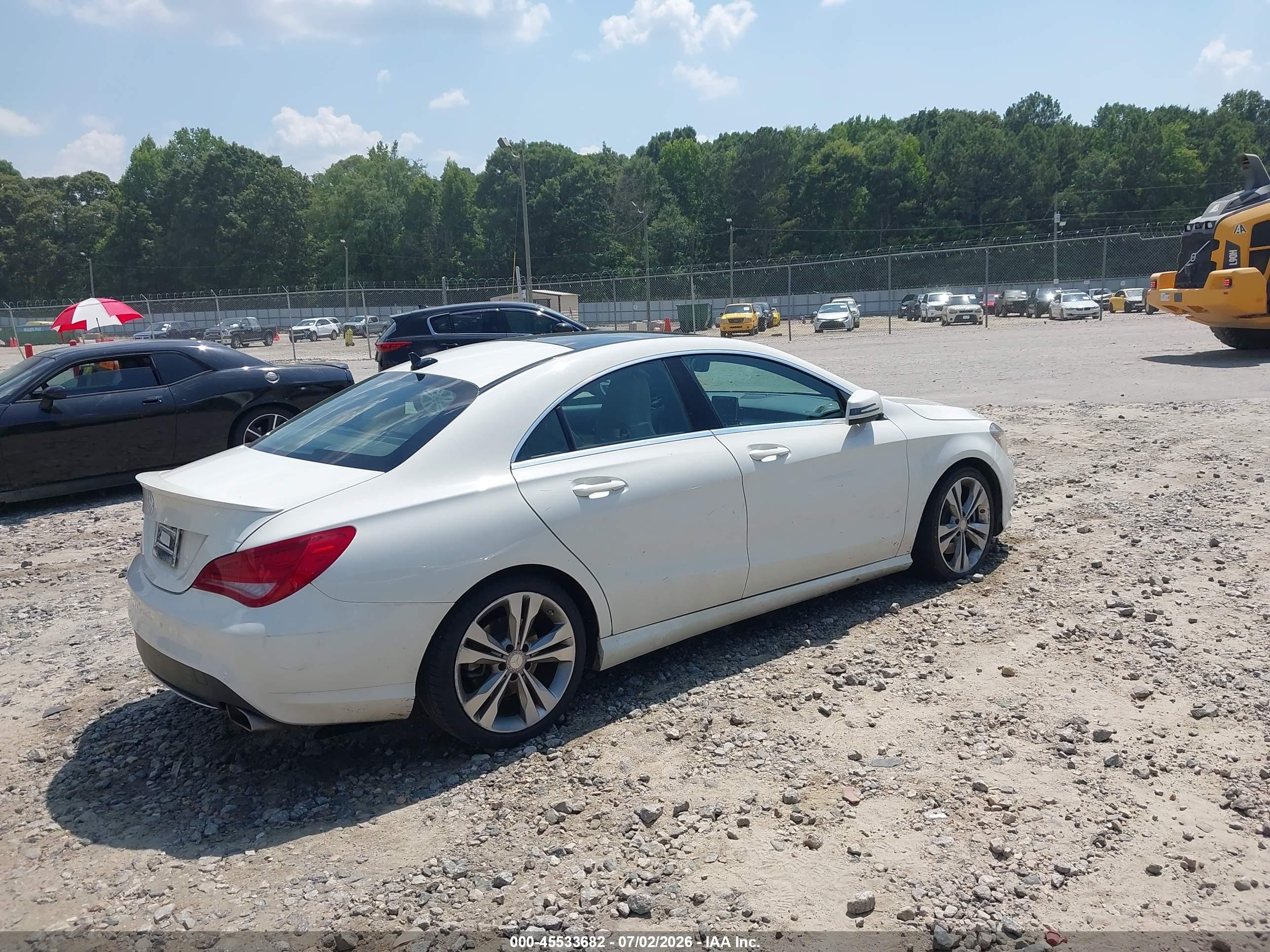2014 Mercedes-benz Cla 250   White vin: WDDSJ4EB4EN040041