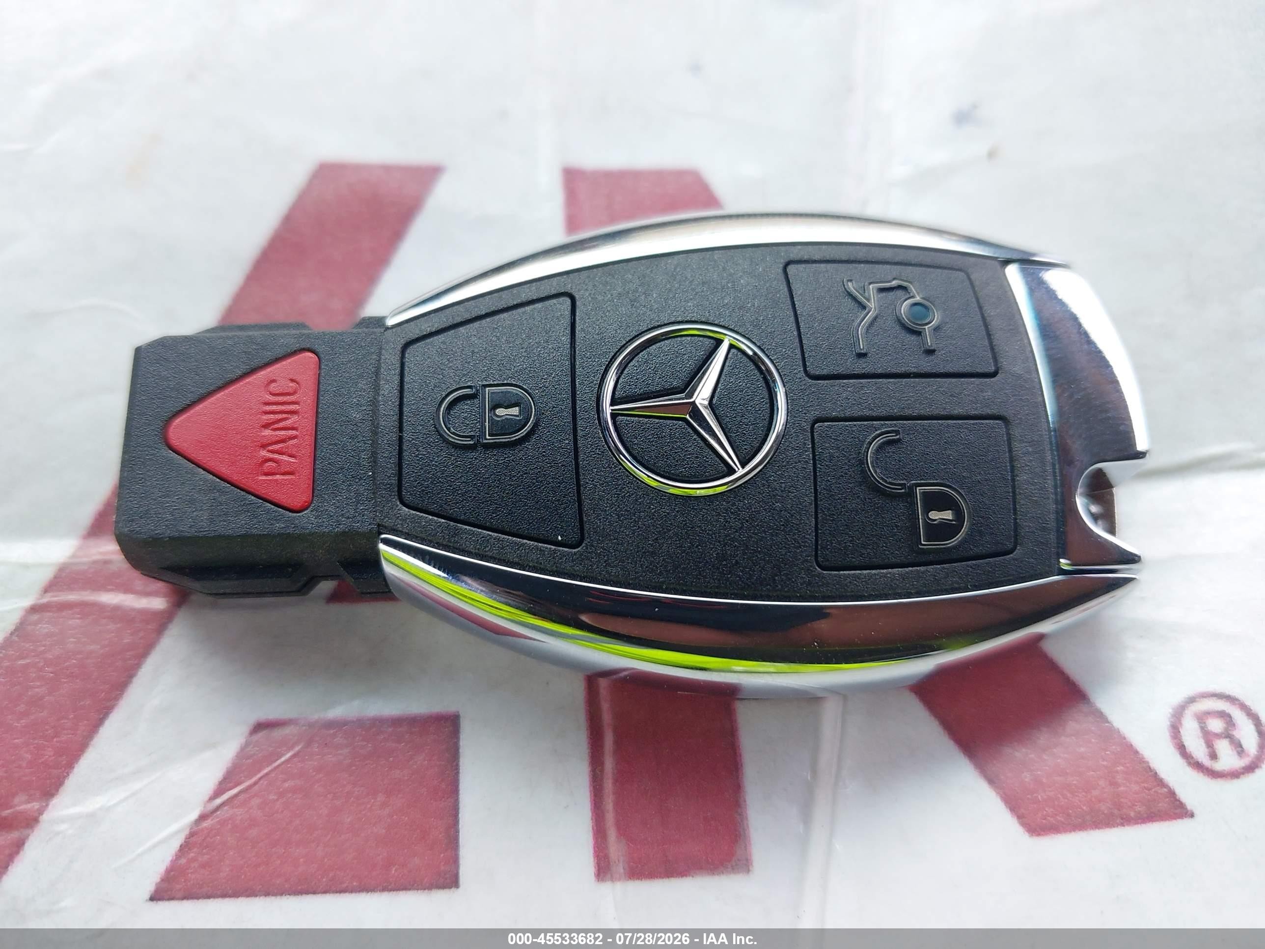 2014 Mercedes-benz Cla 250   White vin: WDDSJ4EB4EN040041