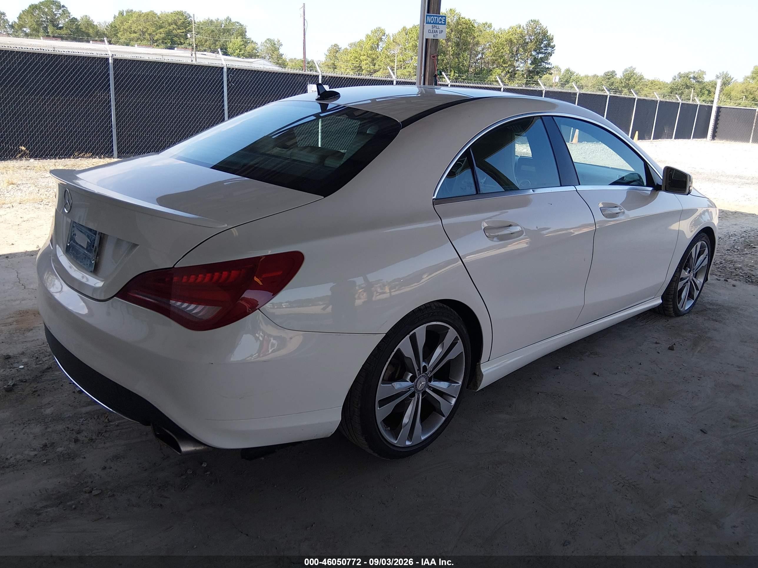 2014 Mercedes-benz Cla 250   White vin: WDDSJ4EB4EN040041