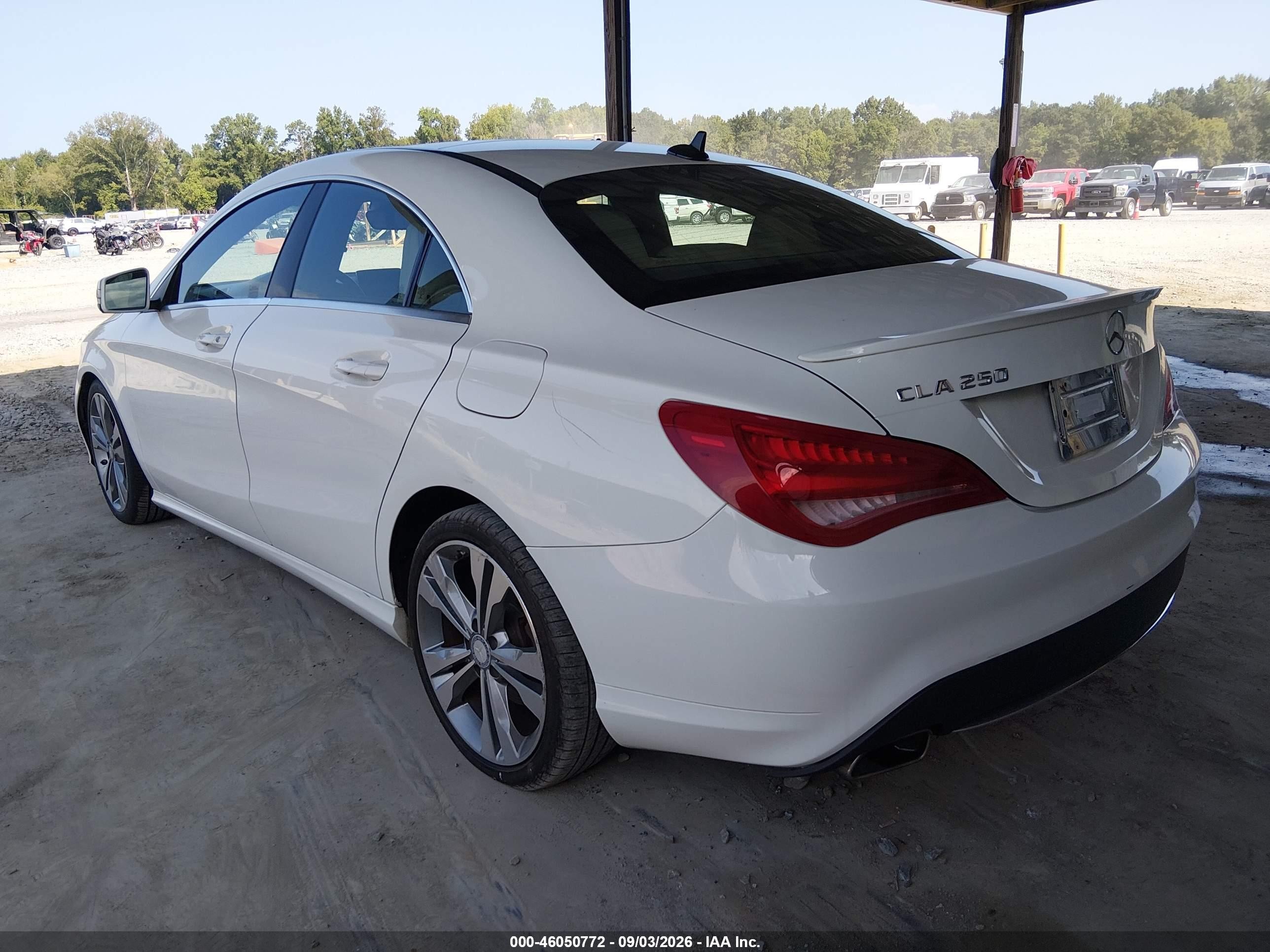 2014 Mercedes-benz Cla 250   White vin: WDDSJ4EB4EN040041