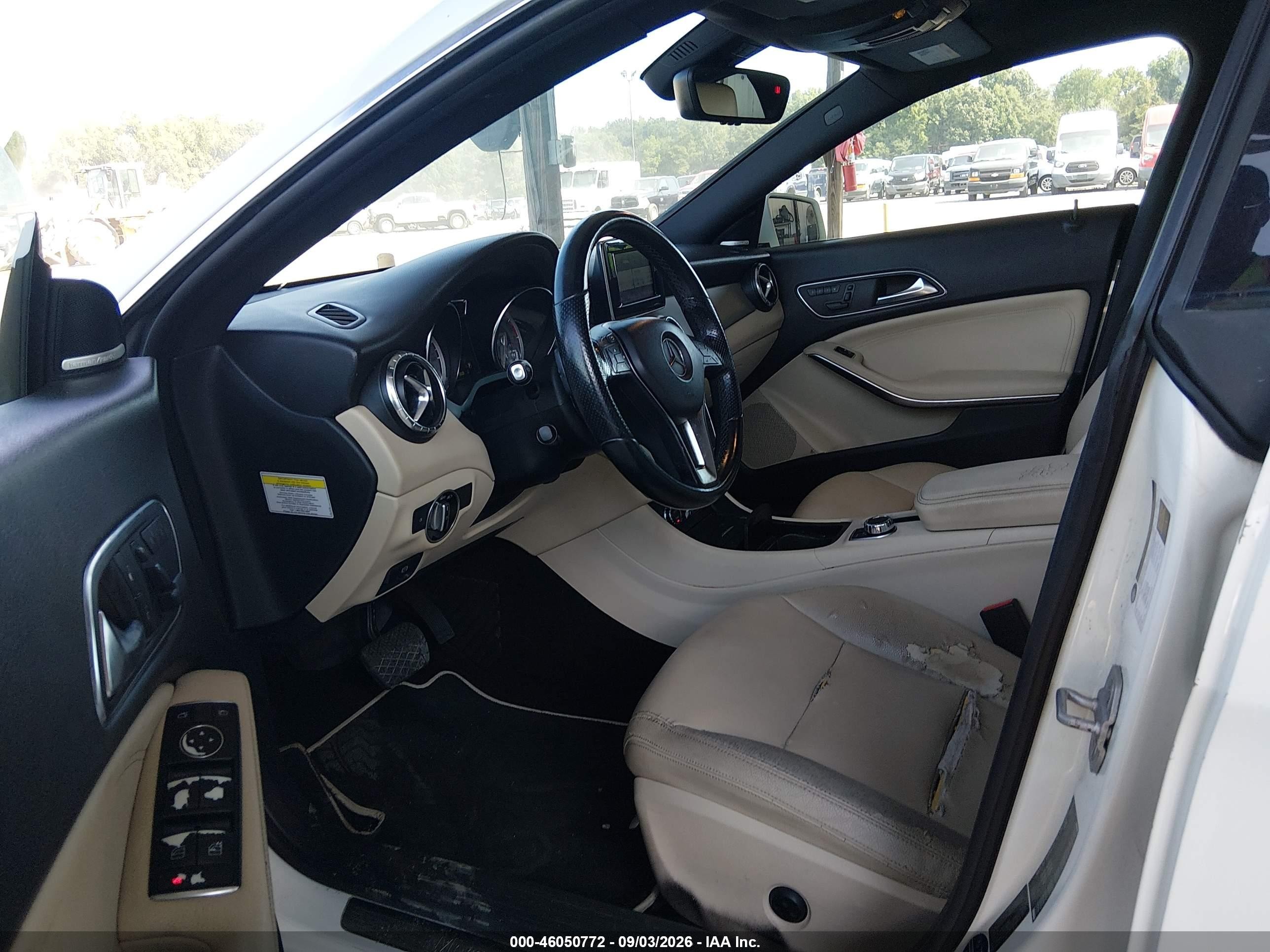 2014 Mercedes-benz Cla 250   White vin: WDDSJ4EB4EN040041