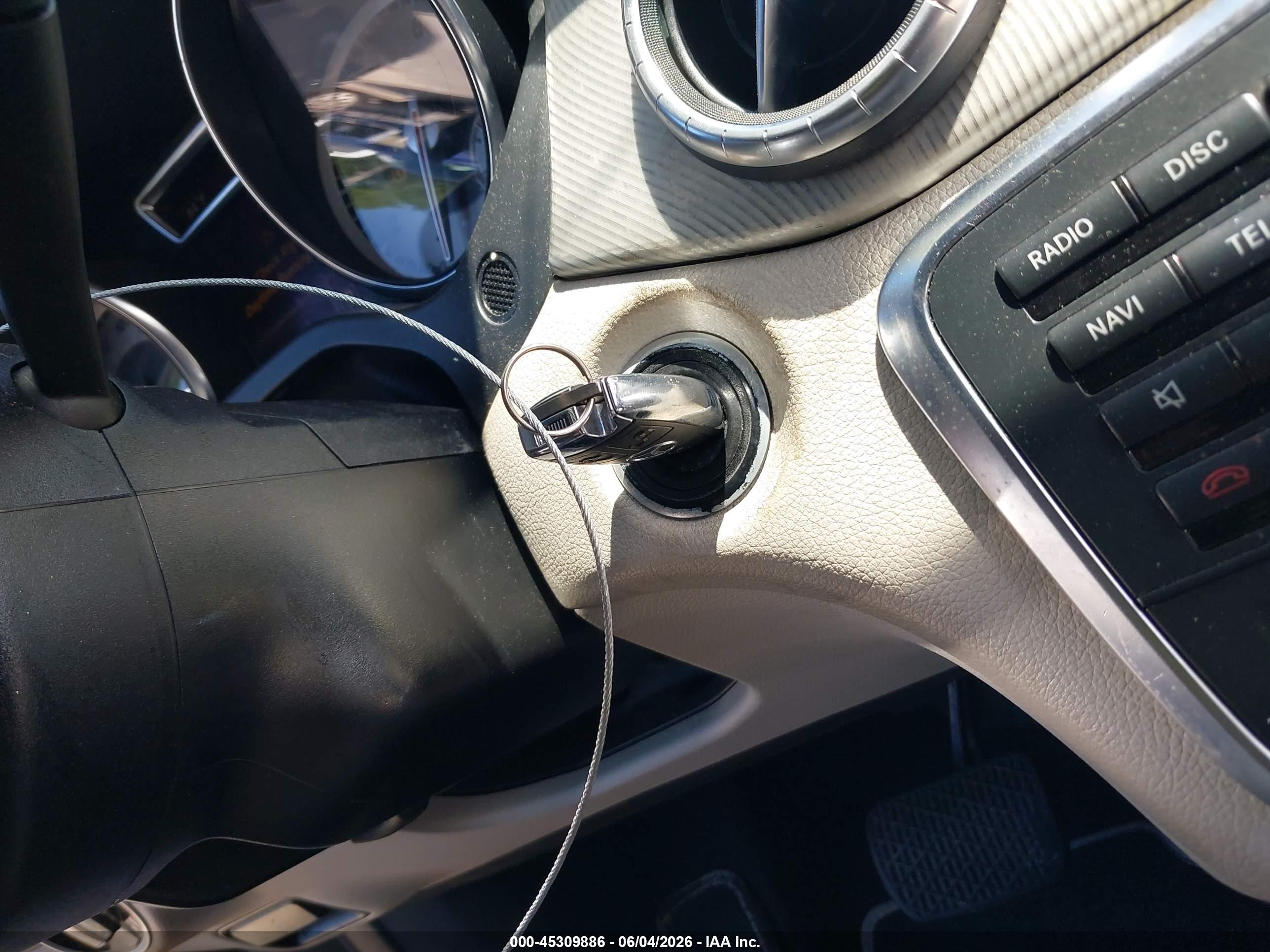 2014 Mercedes-benz Cla 250   Серый vin: WDDSJ4EB4EN118401