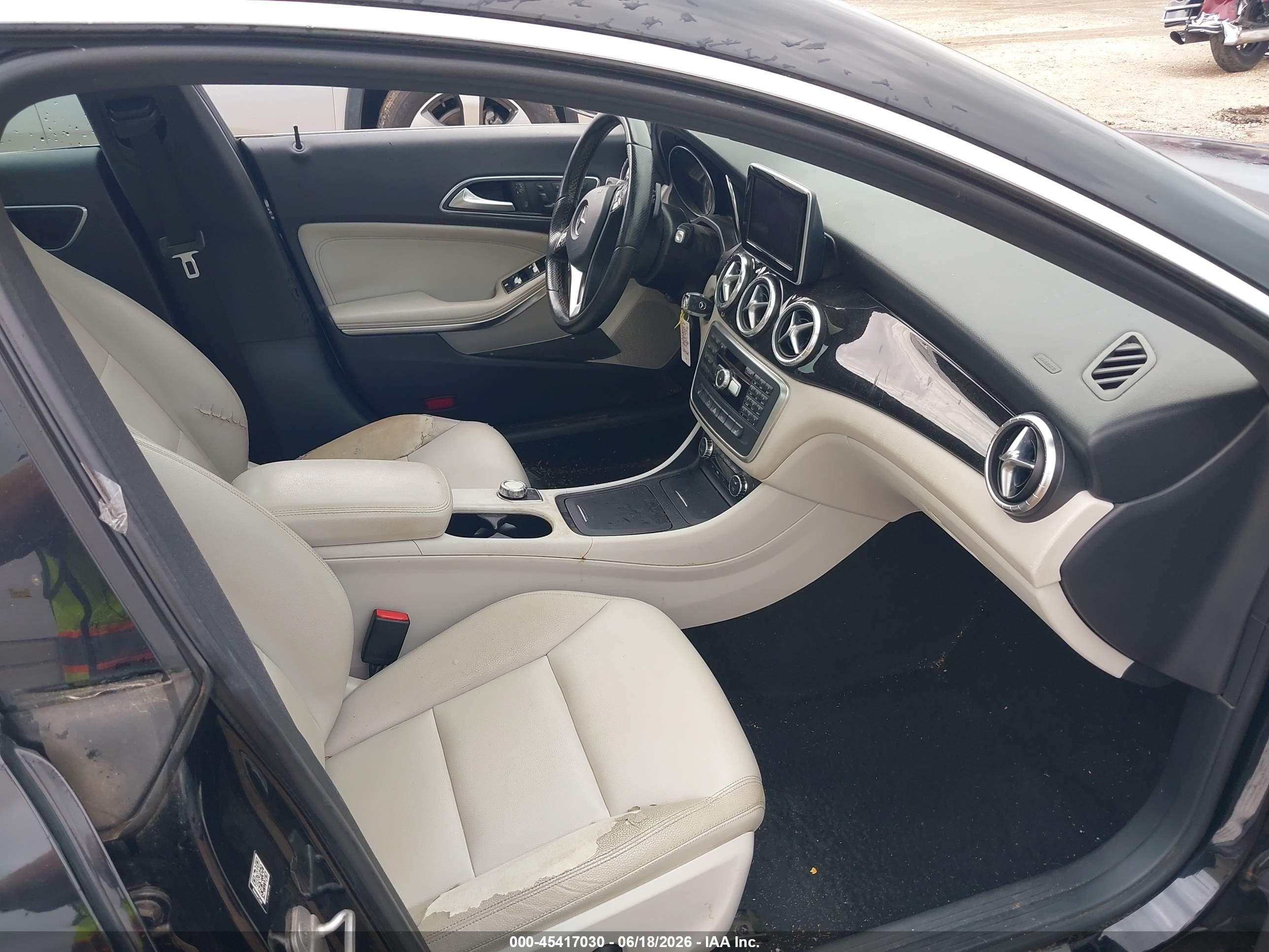 2014 Mercedes-benz Cla 250   Black vin: WDDSJ4EB4EN123064