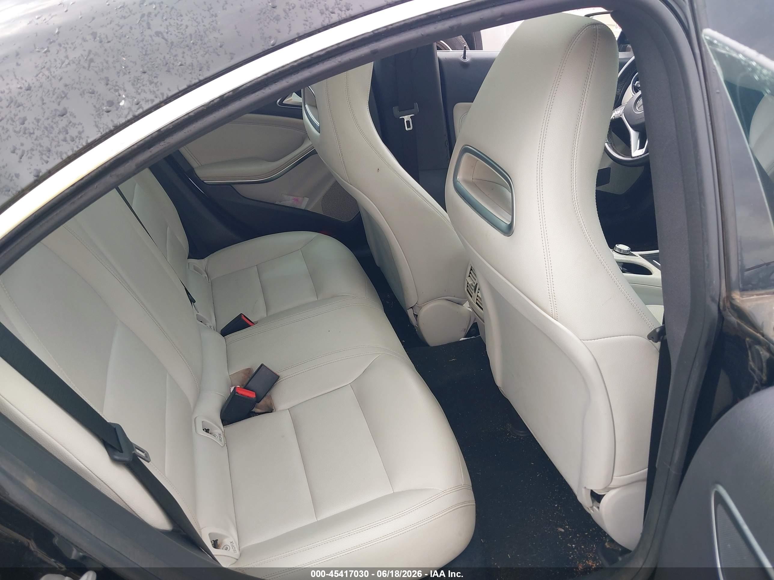 2014 Mercedes-benz Cla 250   Black vin: WDDSJ4EB4EN123064