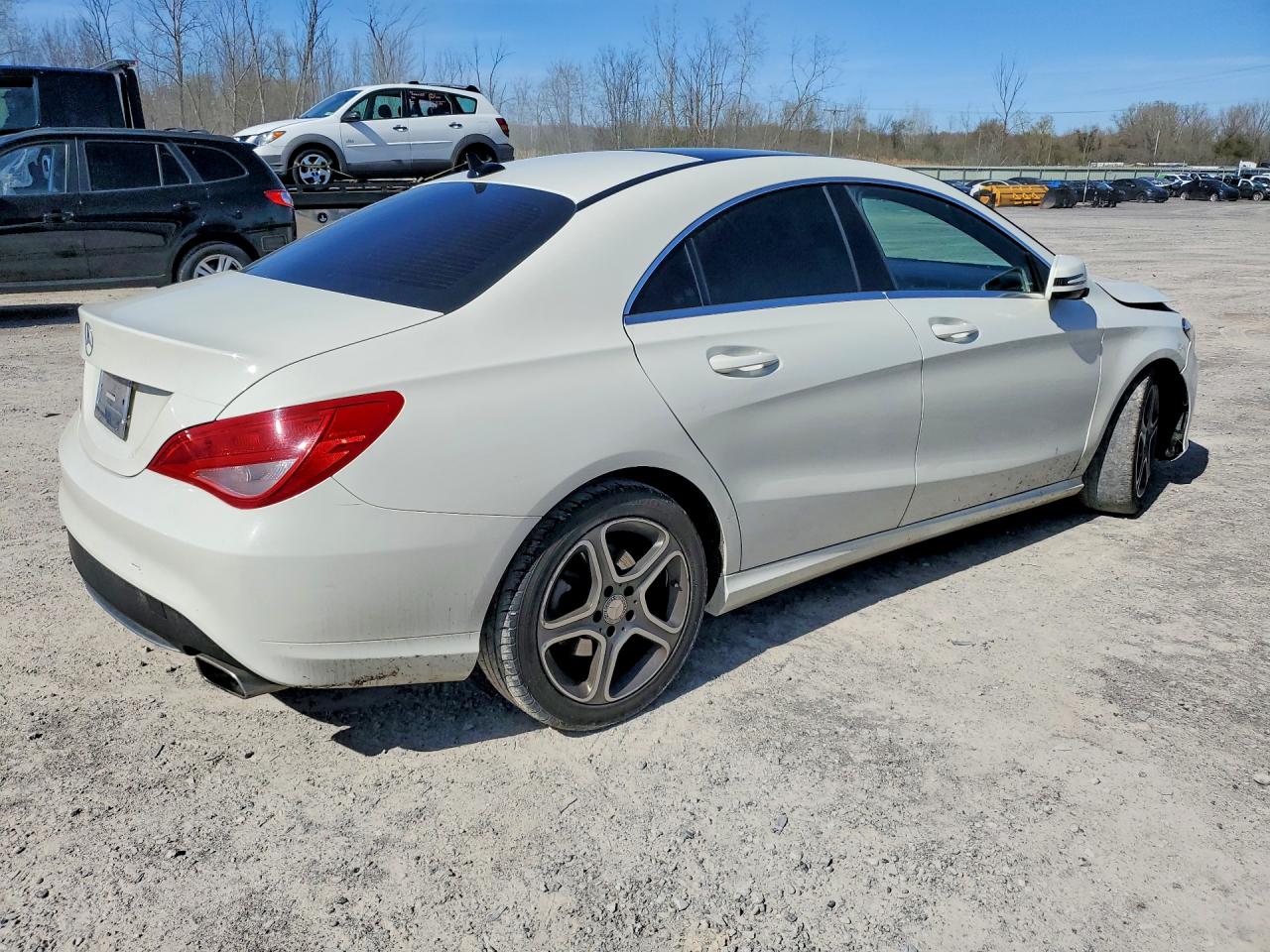 2014 Mercedes-benz Cla 250 White vin: WDDSJ4EB4EN138504