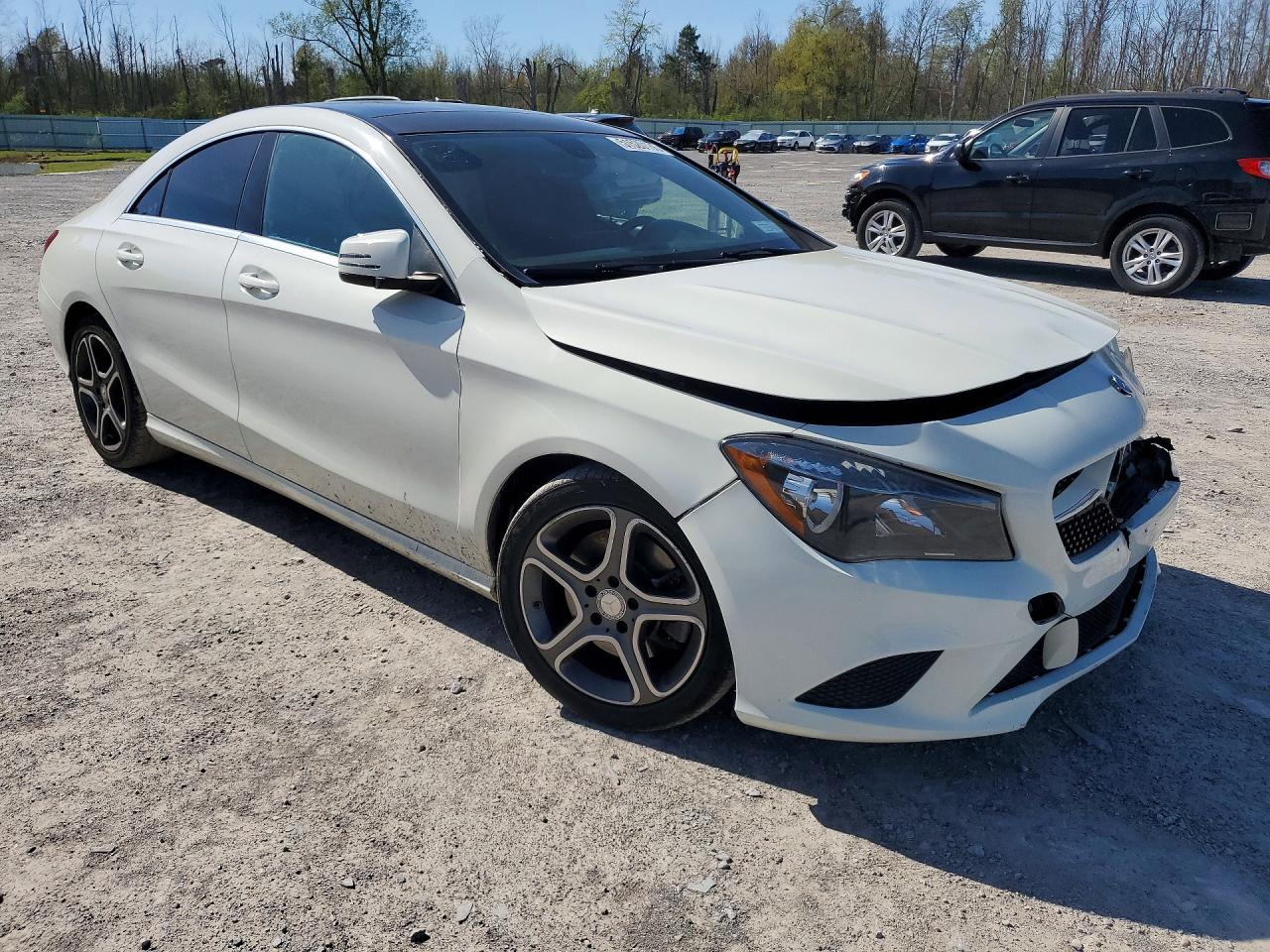 2014 Mercedes-benz Cla 250 White vin: WDDSJ4EB4EN138504