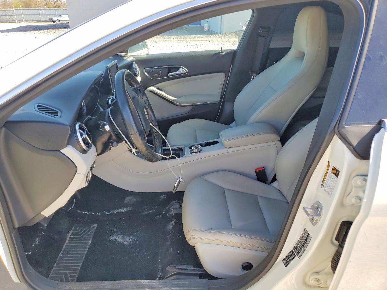 2014 Mercedes-benz Cla 250 White vin: WDDSJ4EB4EN138504