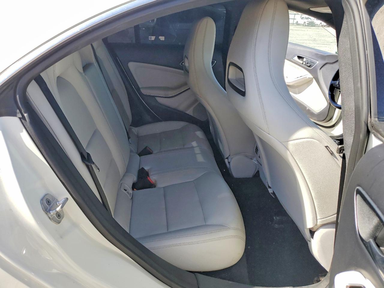 2014 Mercedes-benz Cla 250 White vin: WDDSJ4EB4EN138504