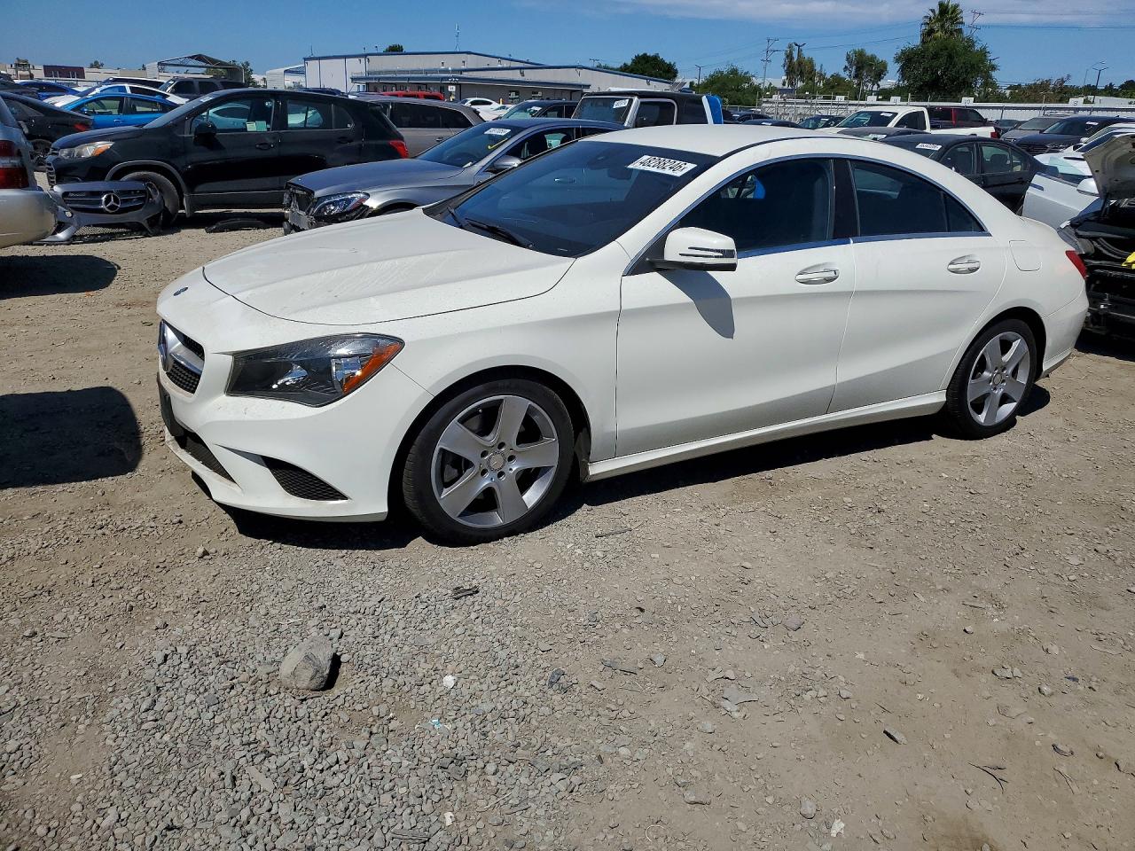 2015 Mercedes-benz Cla 250 White vin: WDDSJ4EB4FN176946