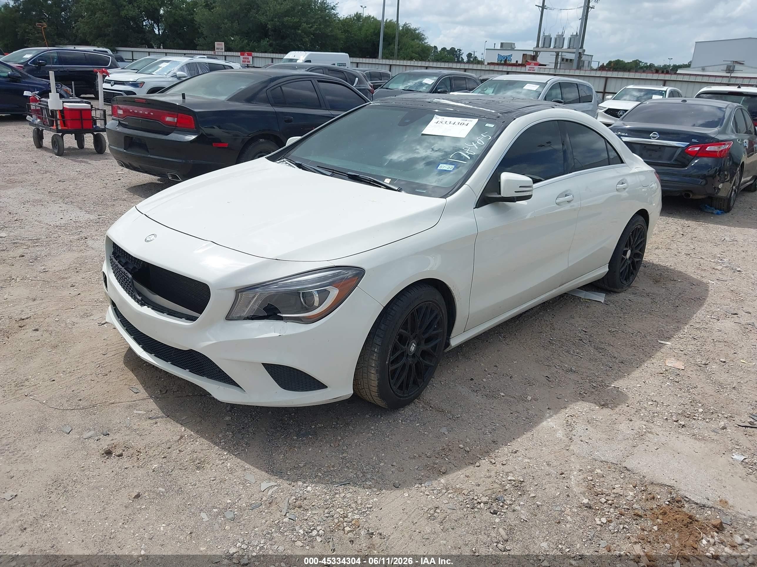 2015 Mercedes-benz Cla 250   White vin: WDDSJ4EB4FN178485