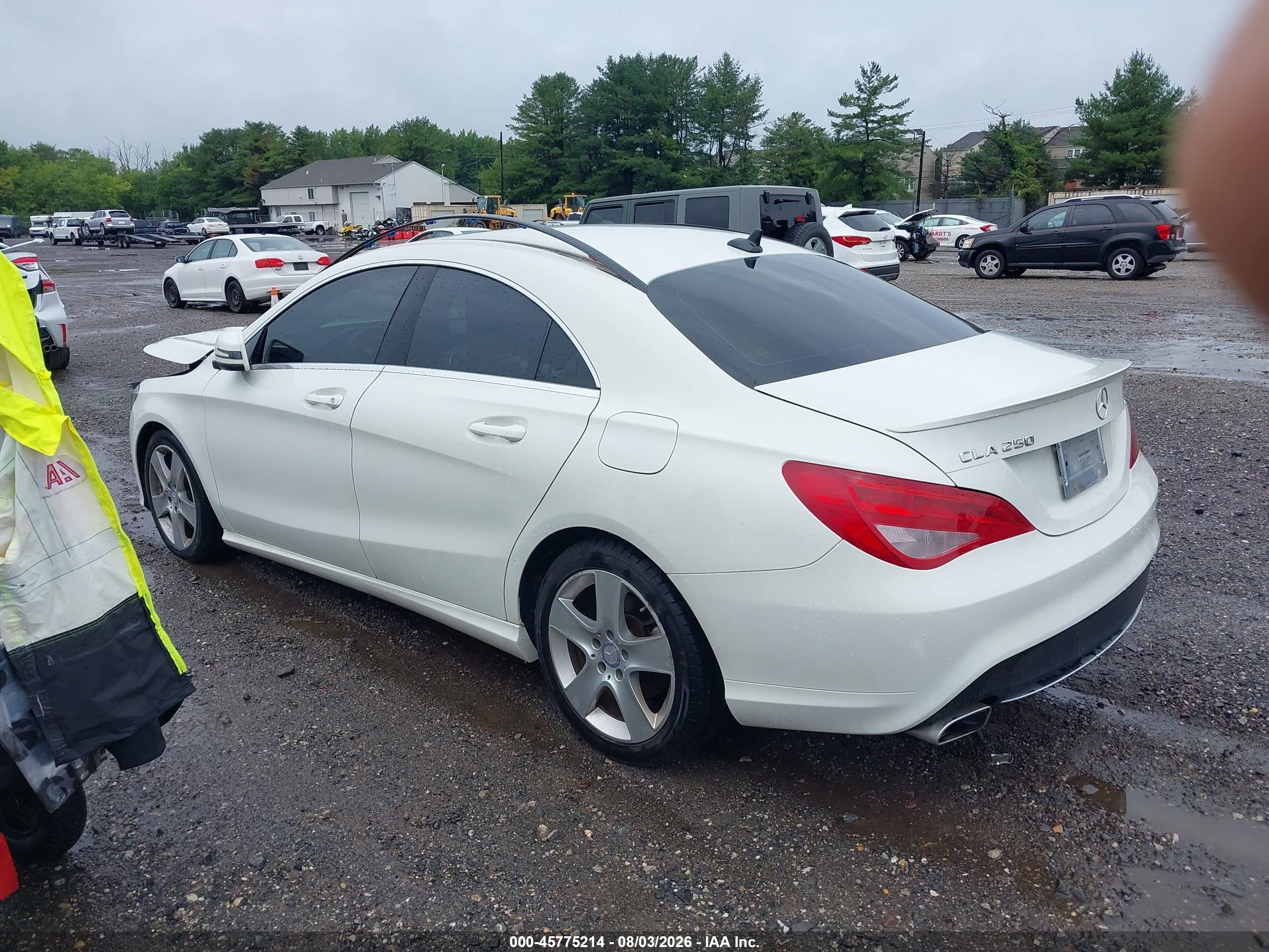 2015 Mercedes-benz Cla 250 White vin: WDDSJ4EB4FN180012