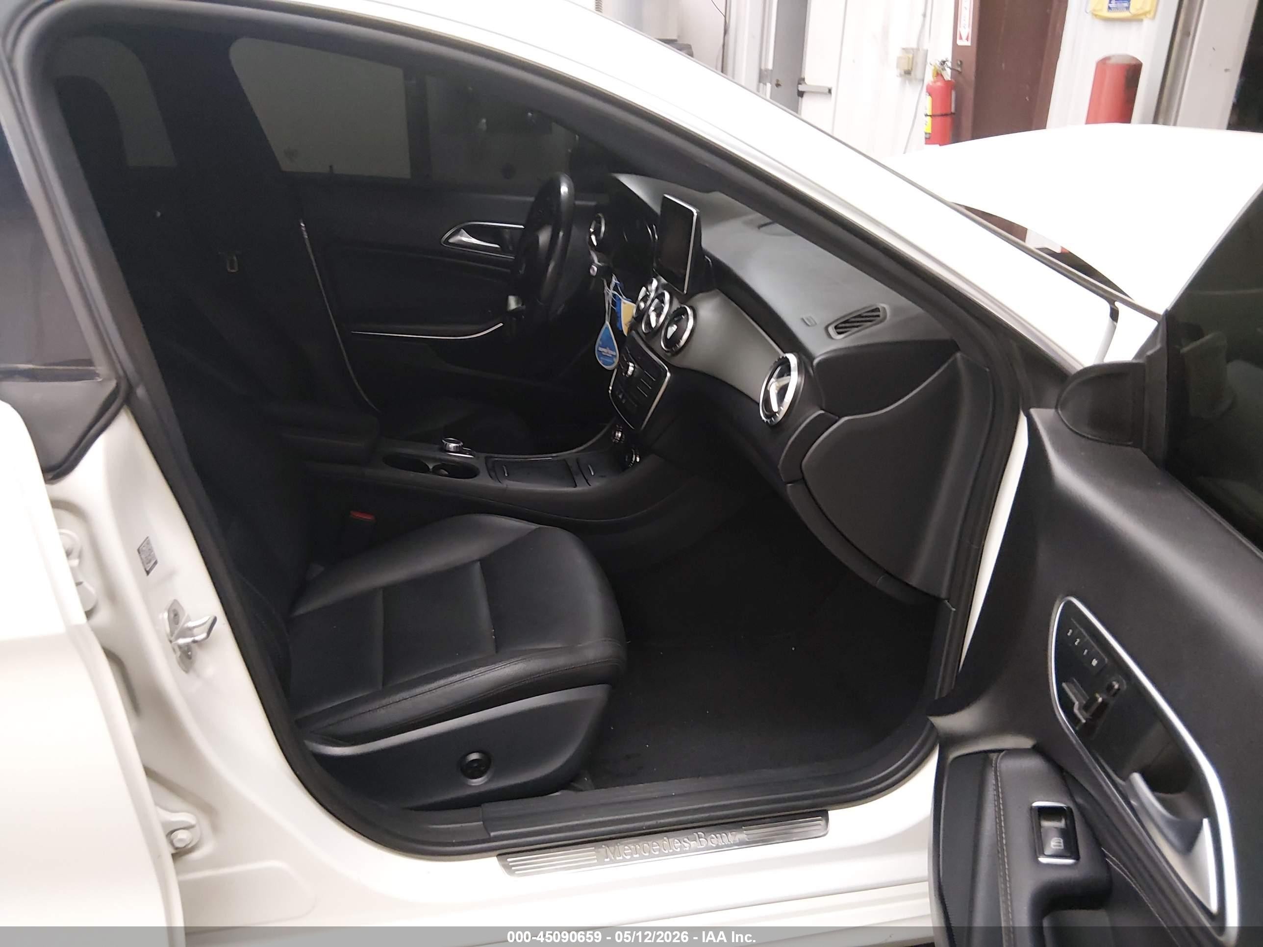2015 Mercedes-benz Cla 250   White vin: WDDSJ4EB4FN194265