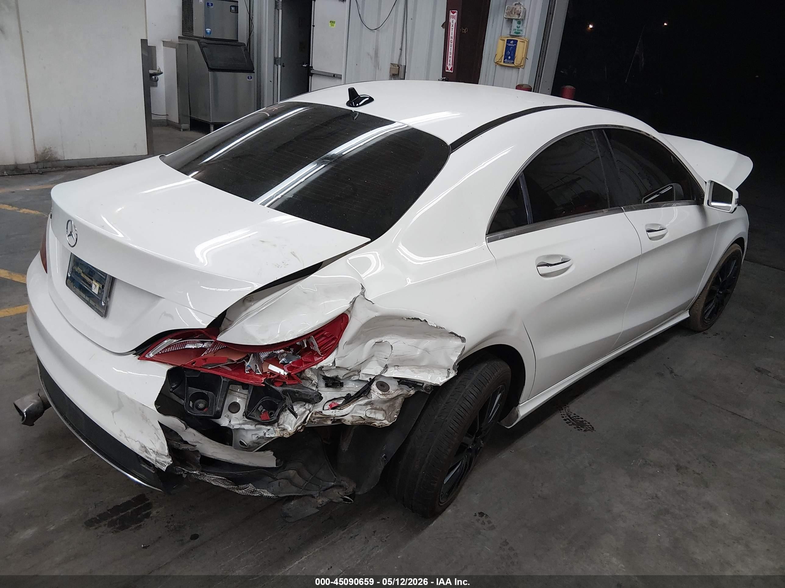 2015 Mercedes-benz Cla 250   White vin: WDDSJ4EB4FN194265