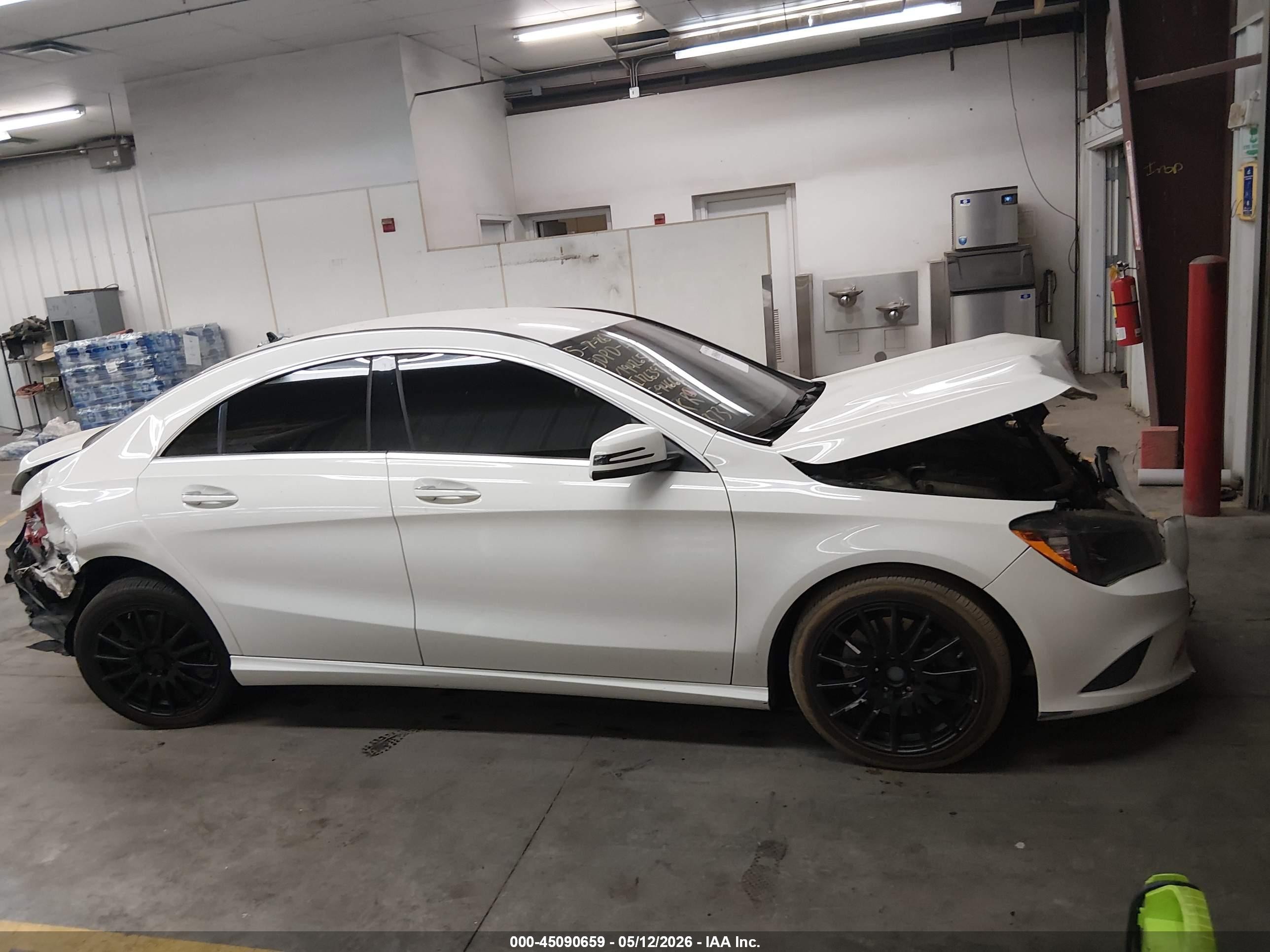2015 Mercedes-benz Cla 250   White vin: WDDSJ4EB4FN194265