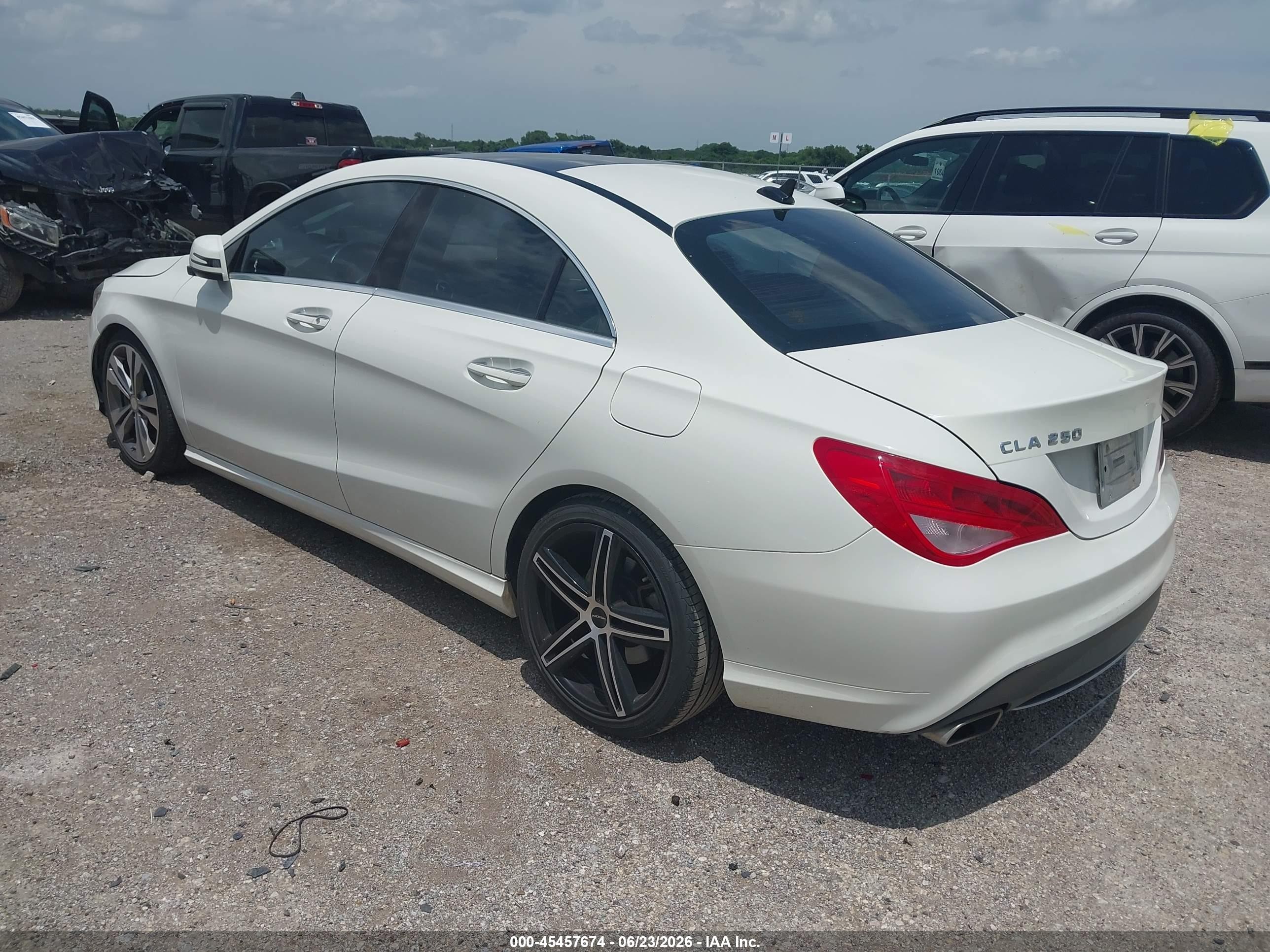 2015 Mercedes-benz Cla 250   White vin: WDDSJ4EB4FN254948
