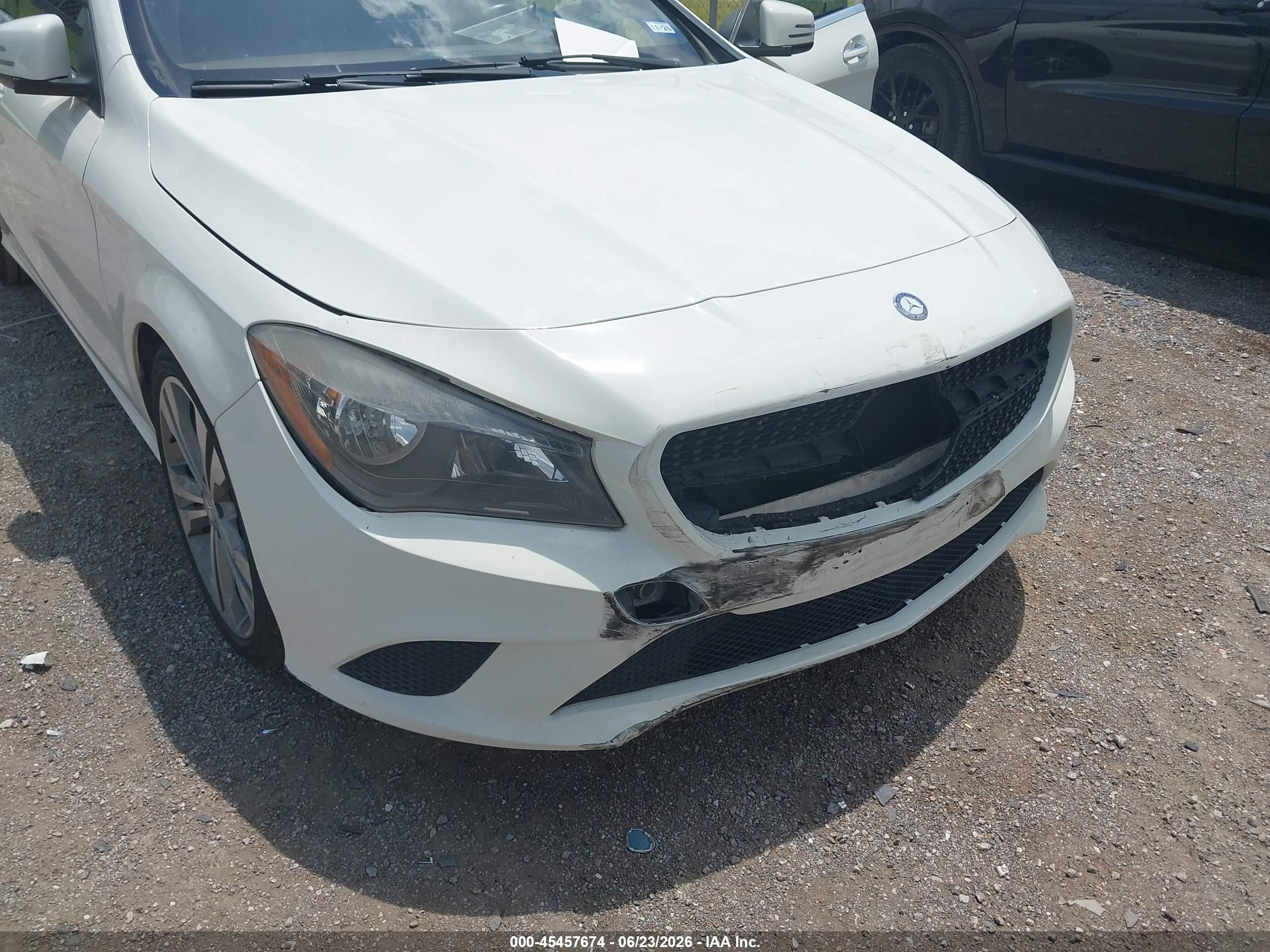 2015 Mercedes-benz Cla 250   White vin: WDDSJ4EB4FN254948