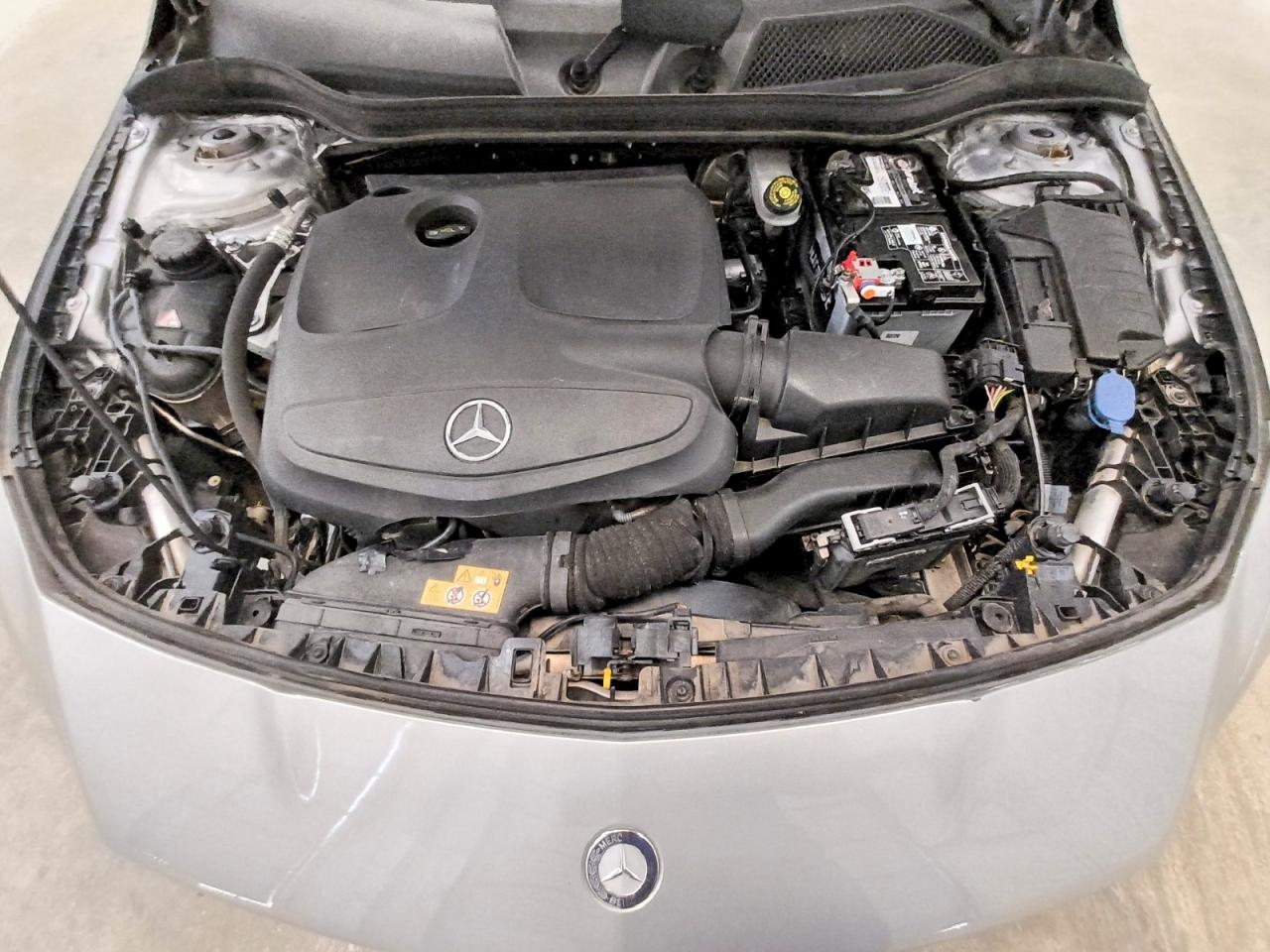 2015 Mercedes-benz Cla 250 Silver vin: WDDSJ4EB4FN273144