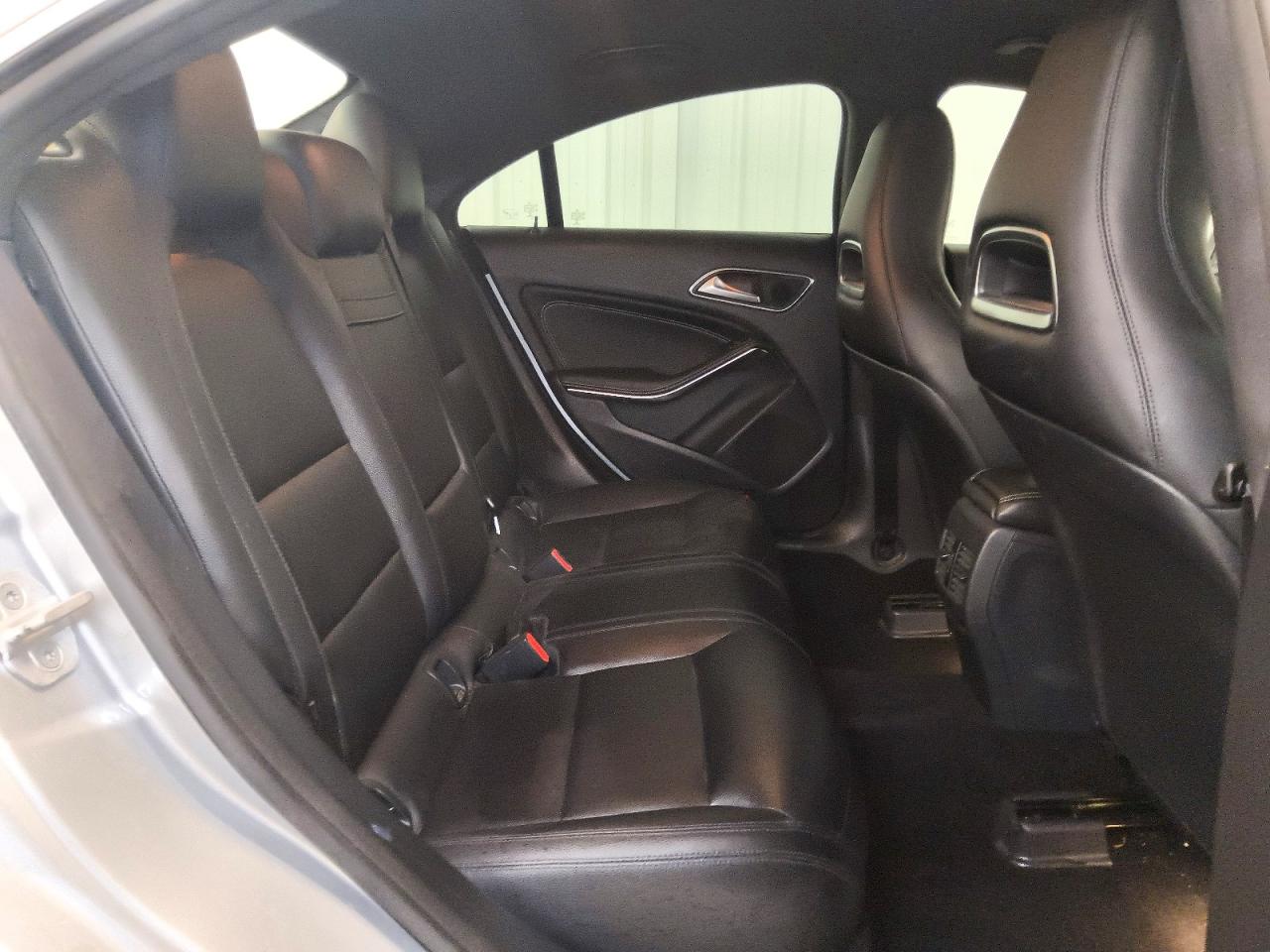 2015 Mercedes-benz Cla 250 Silver vin: WDDSJ4EB4FN273144