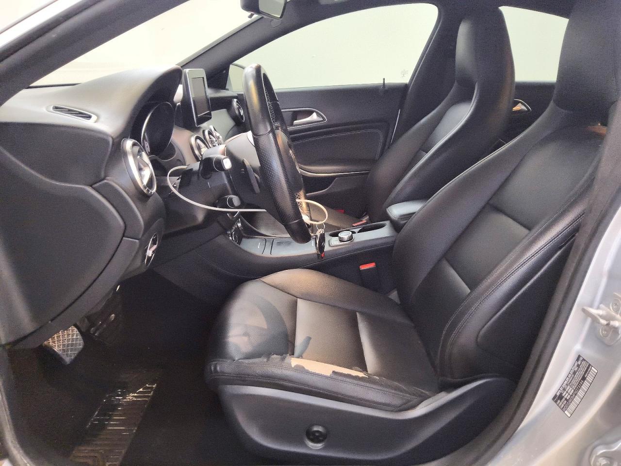 2015 Mercedes-benz Cla 250 Silver vin: WDDSJ4EB4FN273144