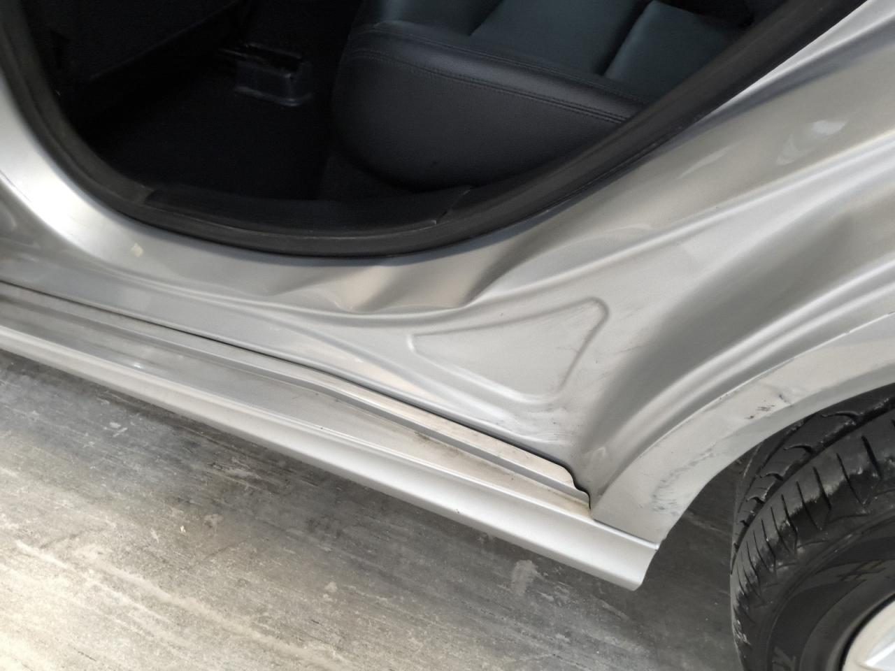 2015 Mercedes-benz Cla 250 Silver vin: WDDSJ4EB4FN273144 Damage: Left Rocker Inner, Dent(S) W/ Paint Dmg, 8 To 9 Inches