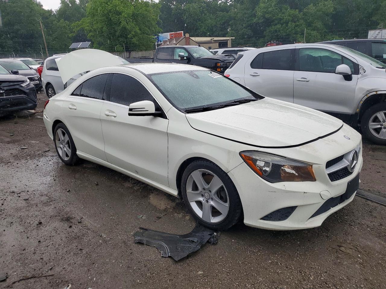 2015 Mercedes-benz Cla 250 White vin: WDDSJ4EB4FN281180