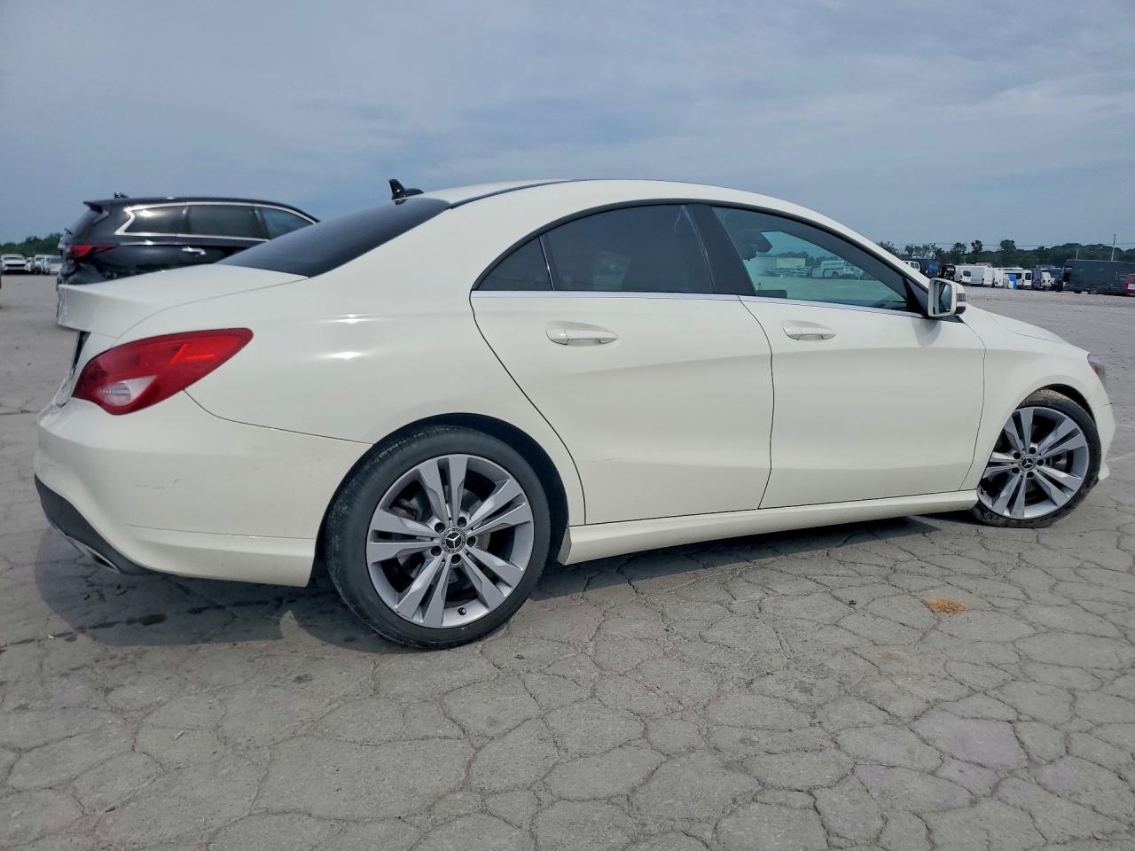 2018 Mercedes-benz Cla 250 White vin: WDDSJ4EB4JN519666