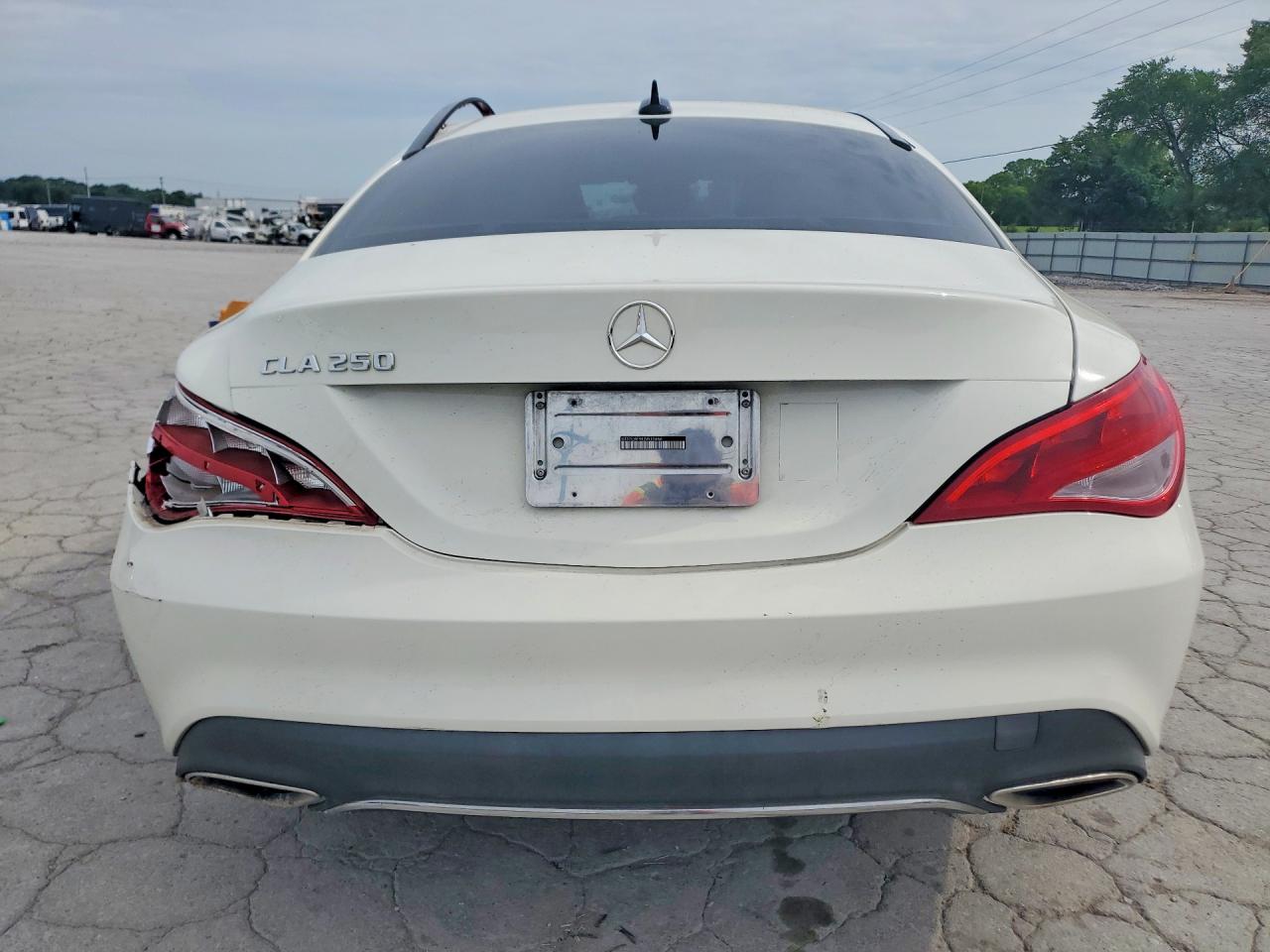 2018 Mercedes-benz Cla 250 White vin: WDDSJ4EB4JN519666