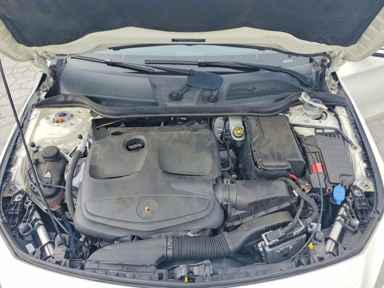 2018 Mercedes-benz Cla 250 White vin: WDDSJ4EB4JN519666