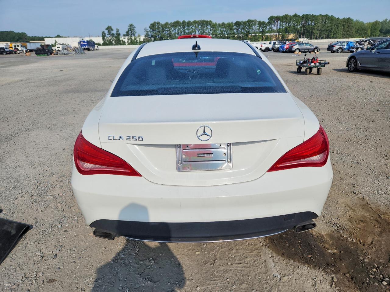 2014 Mercedes-benz Cla 250 White vin: WDDSJ4EB5EN030179