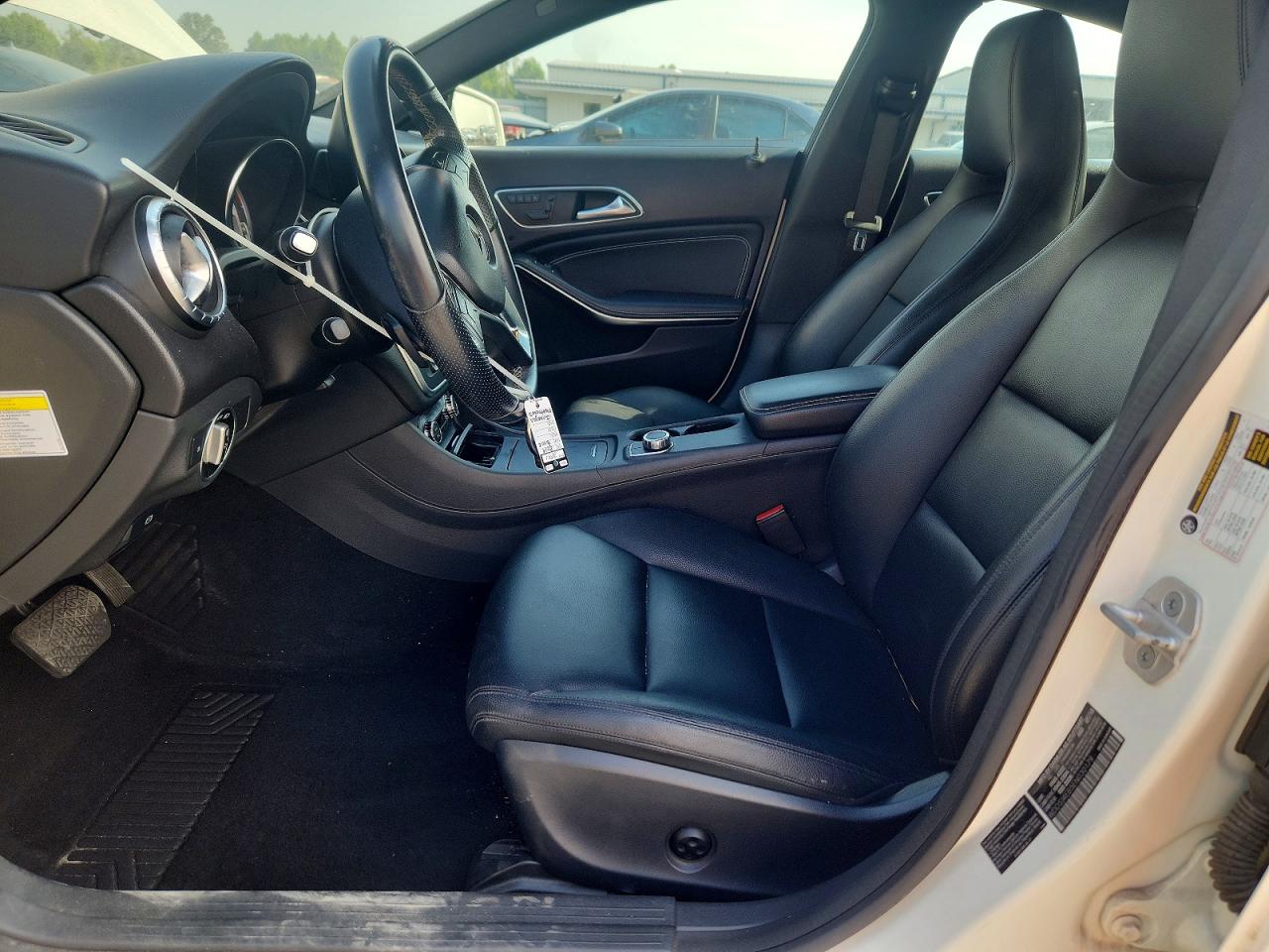 2014 Mercedes-benz Cla 250 White vin: WDDSJ4EB5EN030179