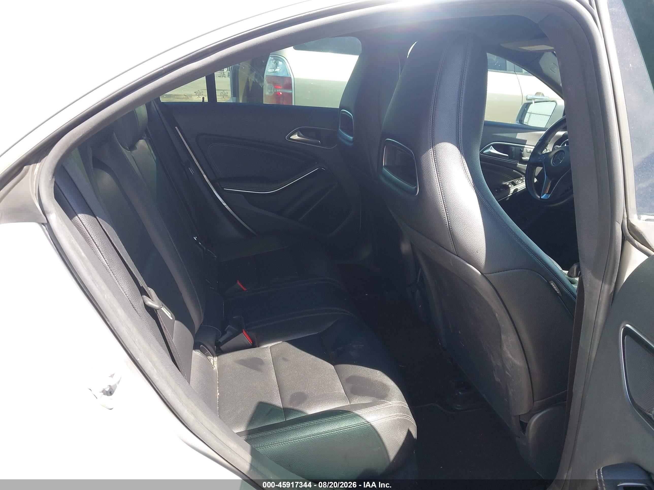 2014 Mercedes-benz Cla 250   Silver vin: WDDSJ4EB5EN042414