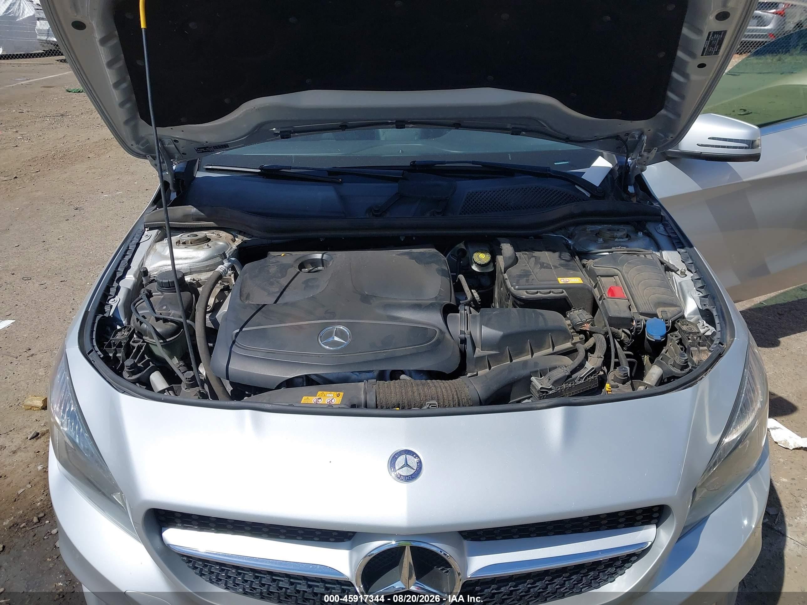 2014 Mercedes-benz Cla 250   Silver vin: WDDSJ4EB5EN042414