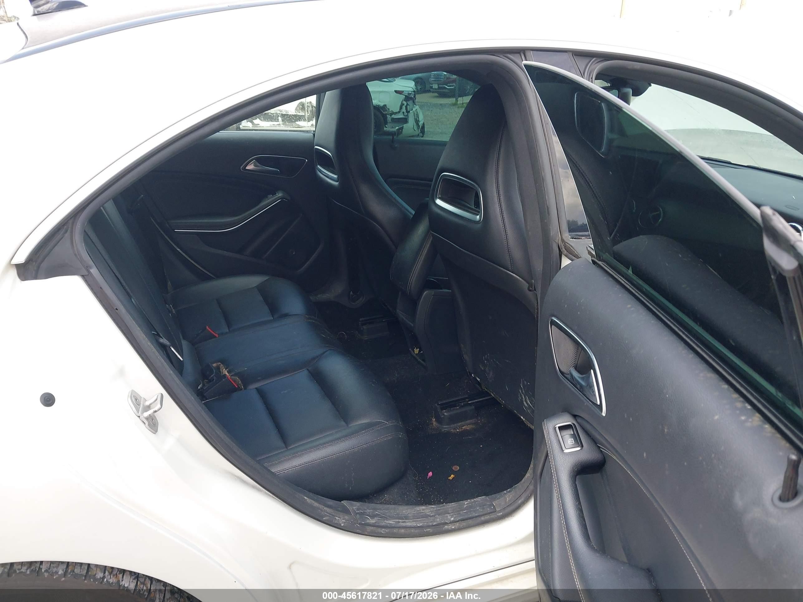 2014 Mercedes-benz Cla 250   White vin: WDDSJ4EB5EN042669