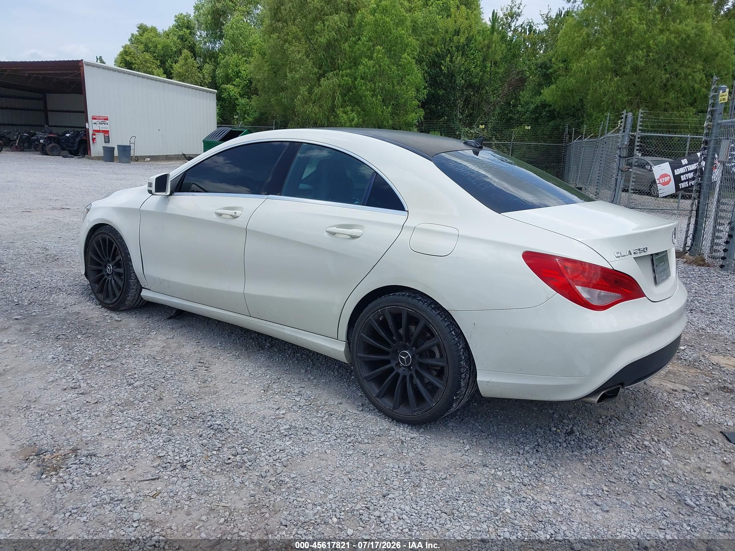 2014 Mercedes-benz Cla 250   White vin: WDDSJ4EB5EN042669