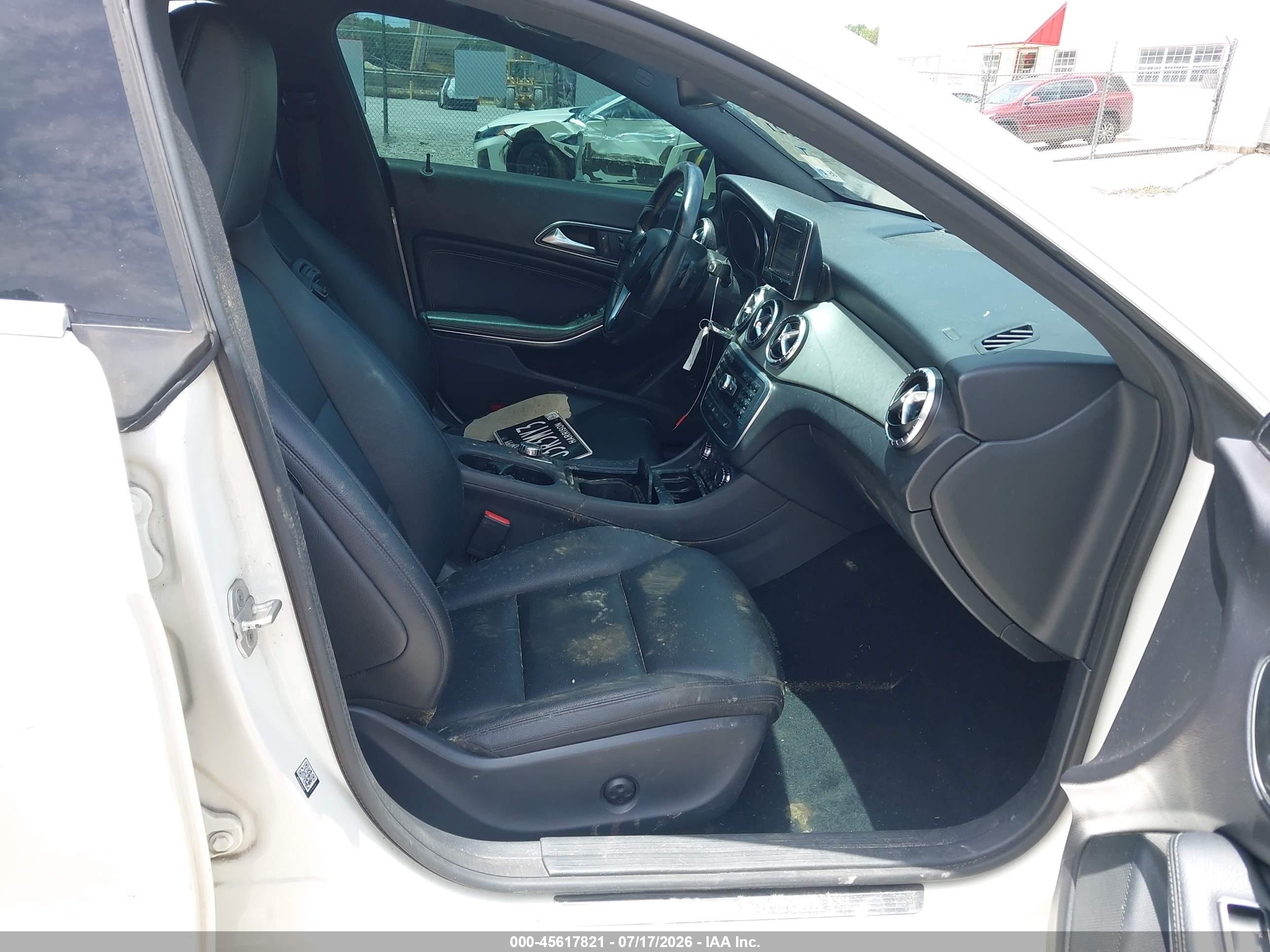 2014 Mercedes-benz Cla 250   White vin: WDDSJ4EB5EN042669