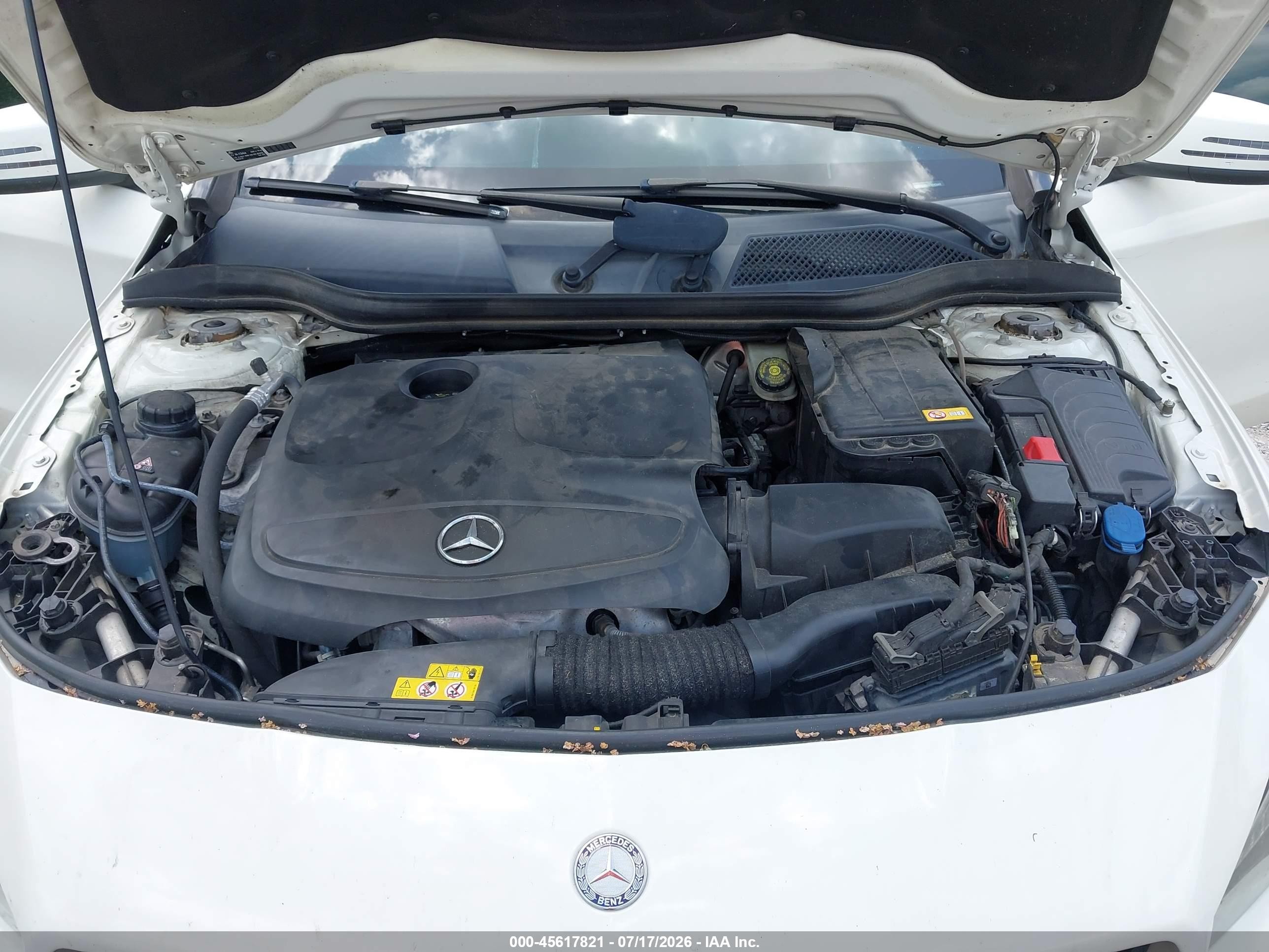 2014 Mercedes-benz Cla 250   White vin: WDDSJ4EB5EN042669