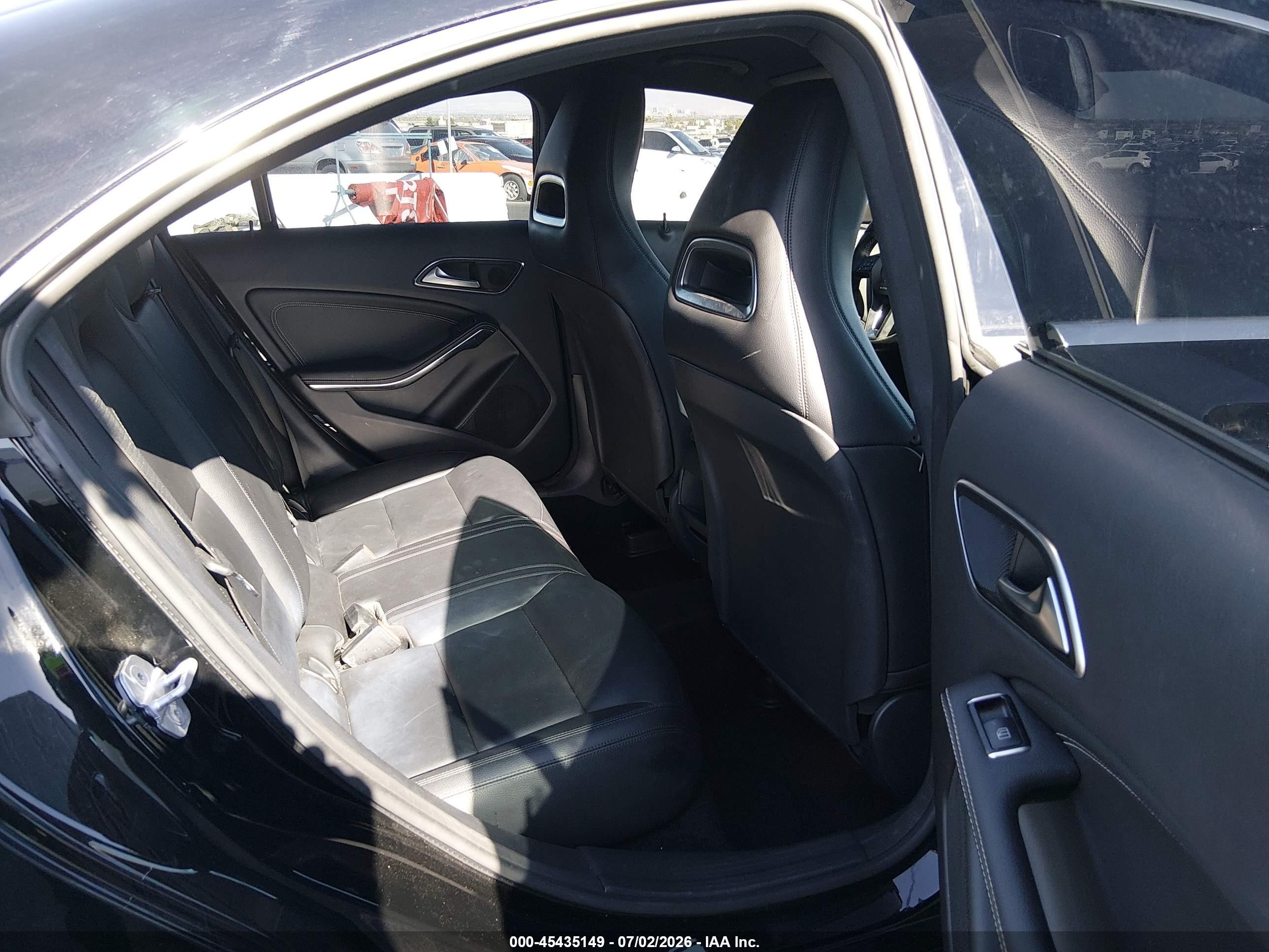 2014 Mercedes-benz Cla 250   Black vin: WDDSJ4EB5EN119993