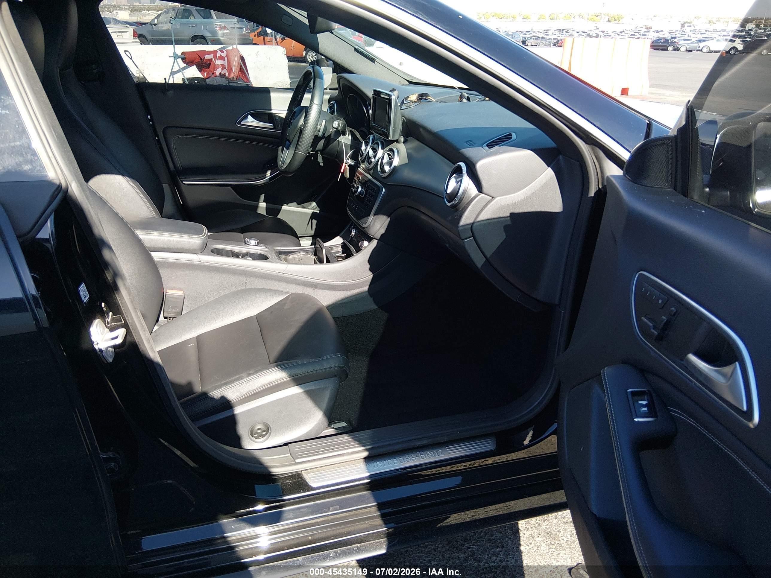 2014 Mercedes-benz Cla 250   Black vin: WDDSJ4EB5EN119993