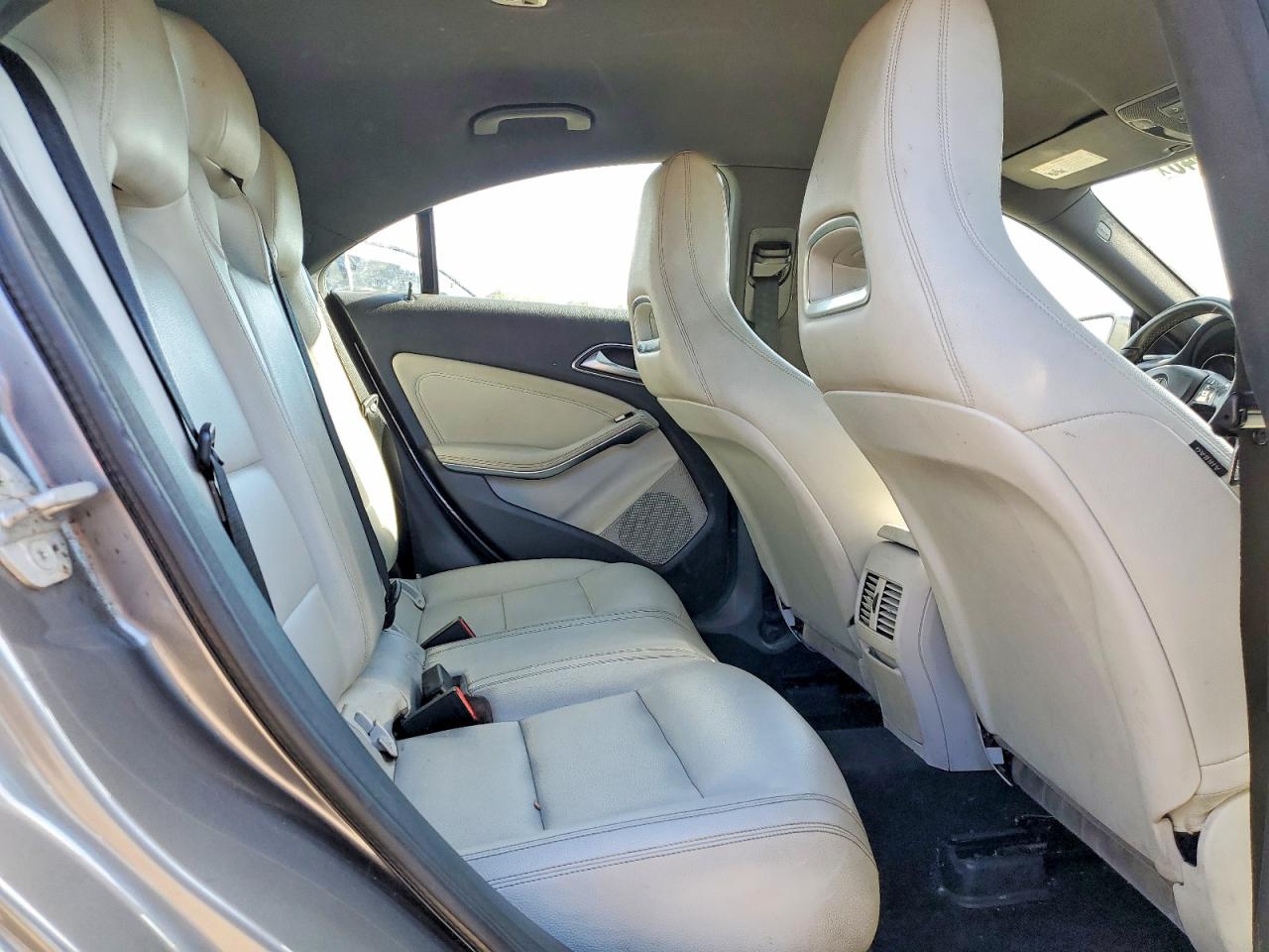 2014 Mercedes-benz Cla 250 Gray vin: WDDSJ4EB5EN122618