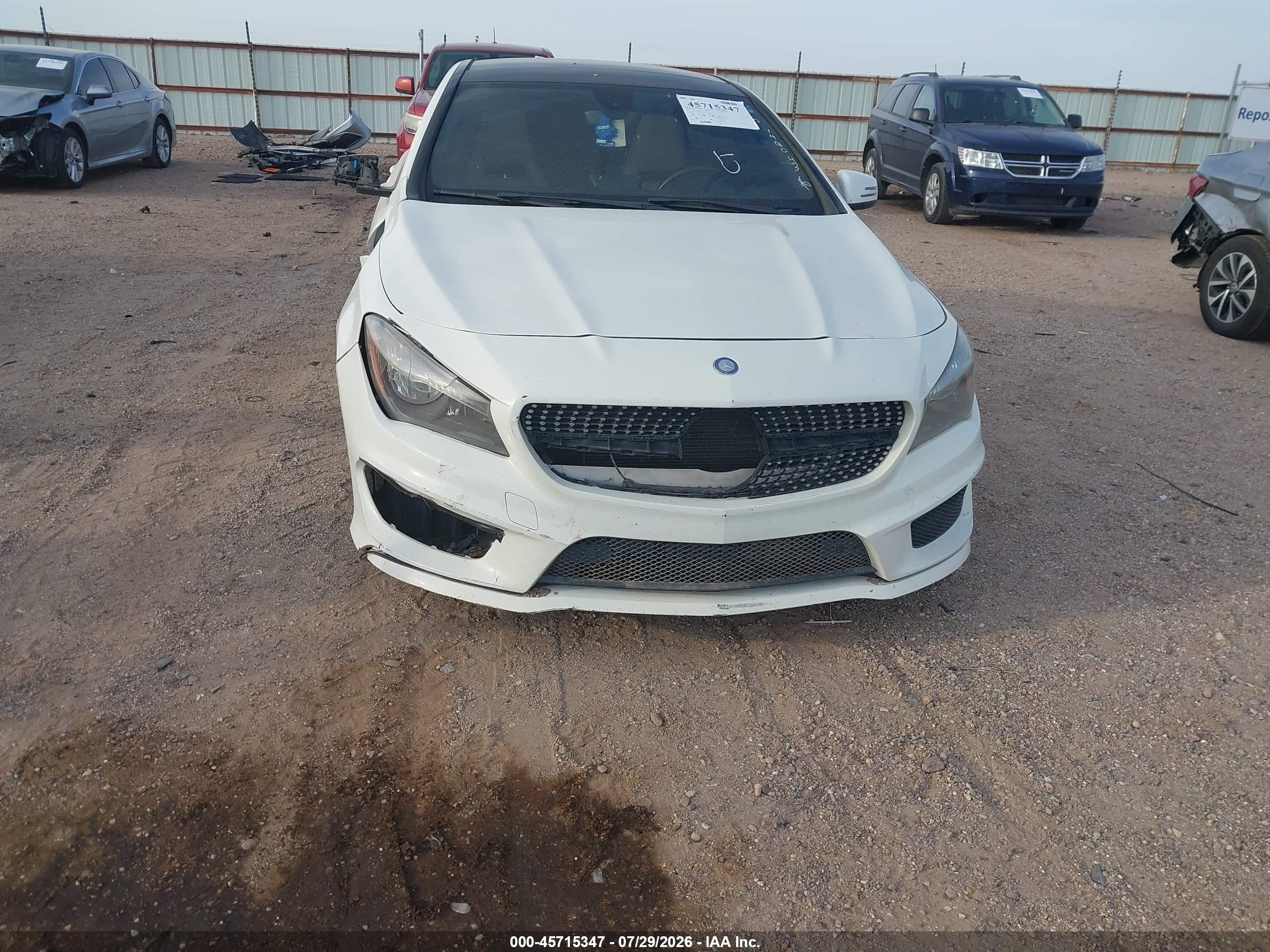 2014 Mercedes-benz Cla 250   Белый vin: WDDSJ4EB5EN149043