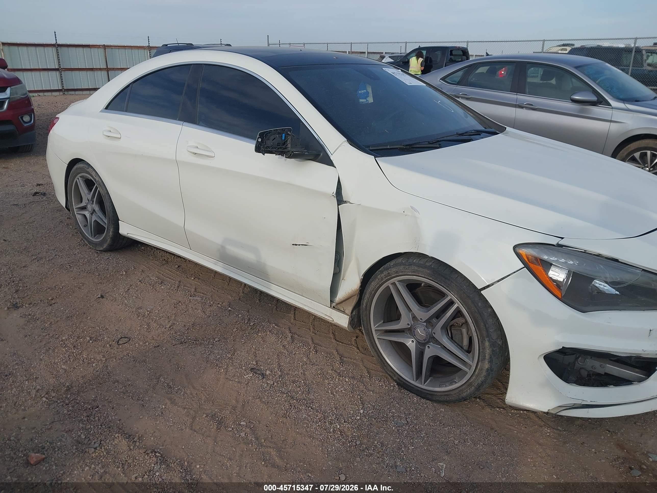 2014 Mercedes-benz Cla 250   Белый vin: WDDSJ4EB5EN149043
