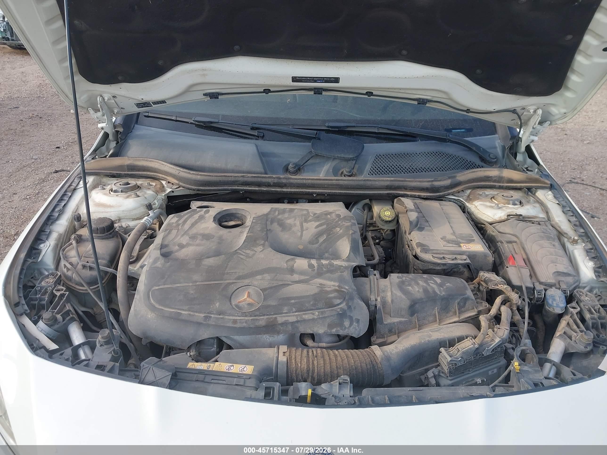 2014 Mercedes-benz Cla 250   Белый vin: WDDSJ4EB5EN149043