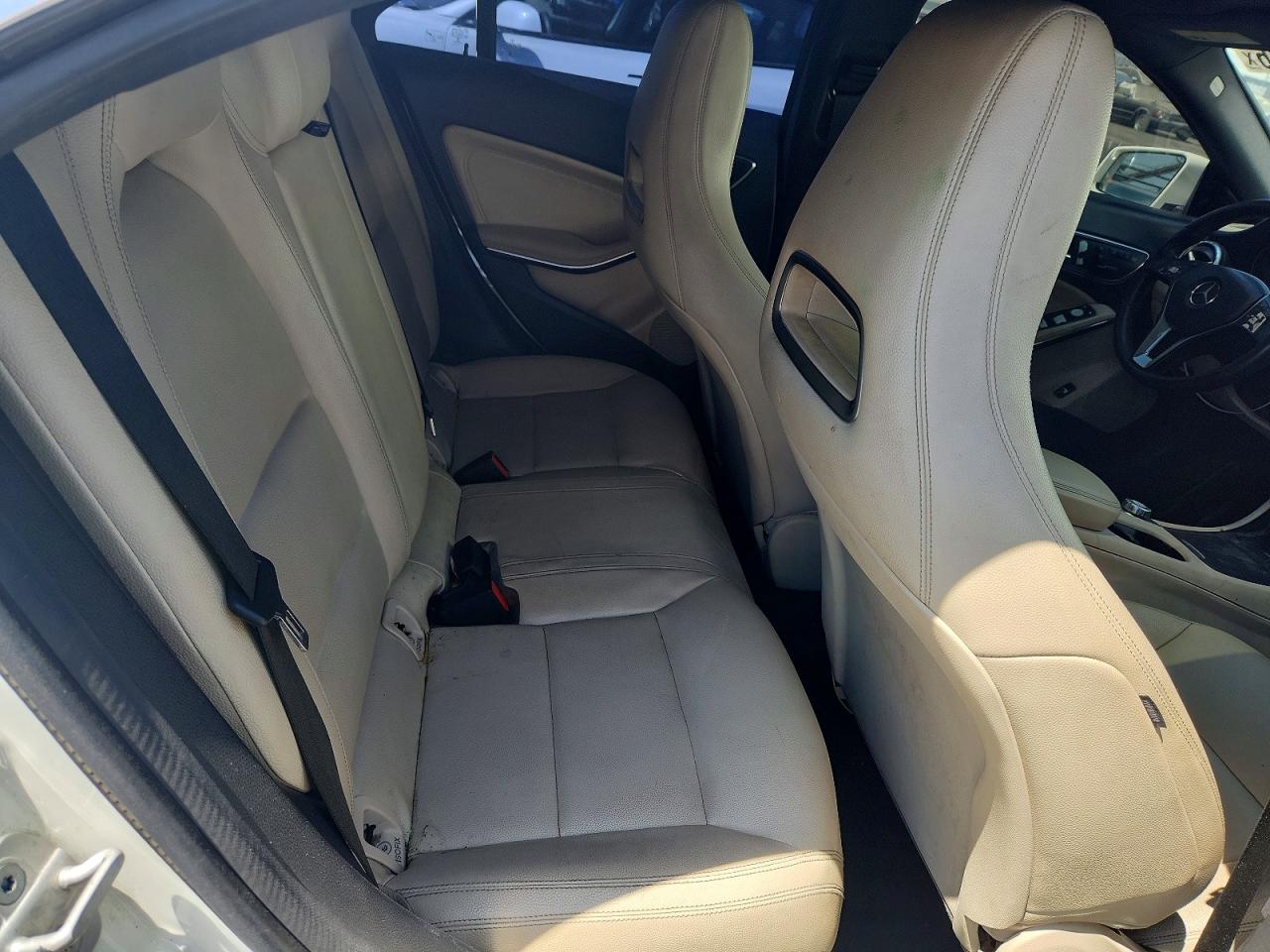 2014 Mercedes-benz Cla 250 Белый vin: WDDSJ4EB5EN155926