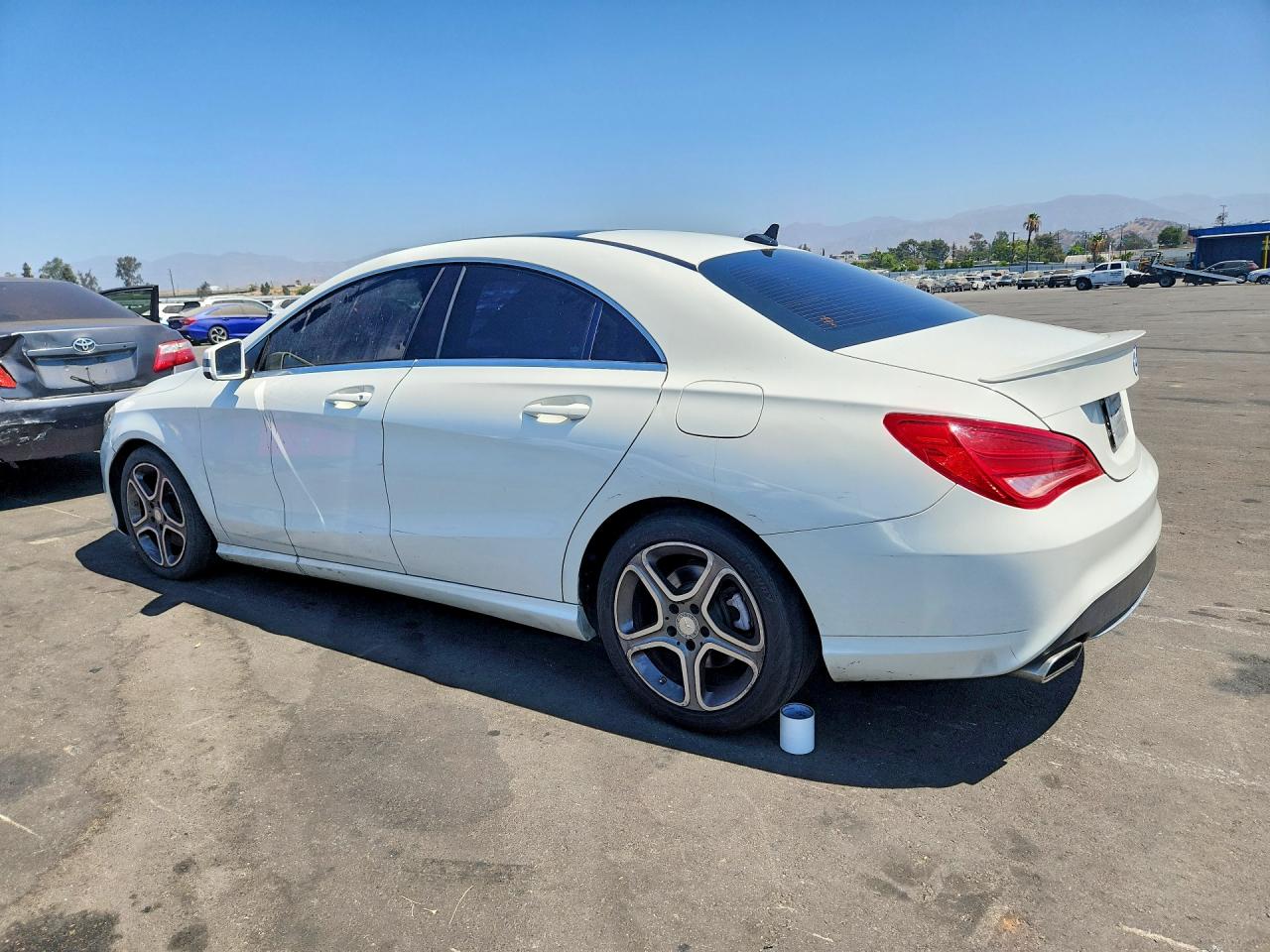 2014 Mercedes-benz Cla 250 Белый vin: WDDSJ4EB5EN155926