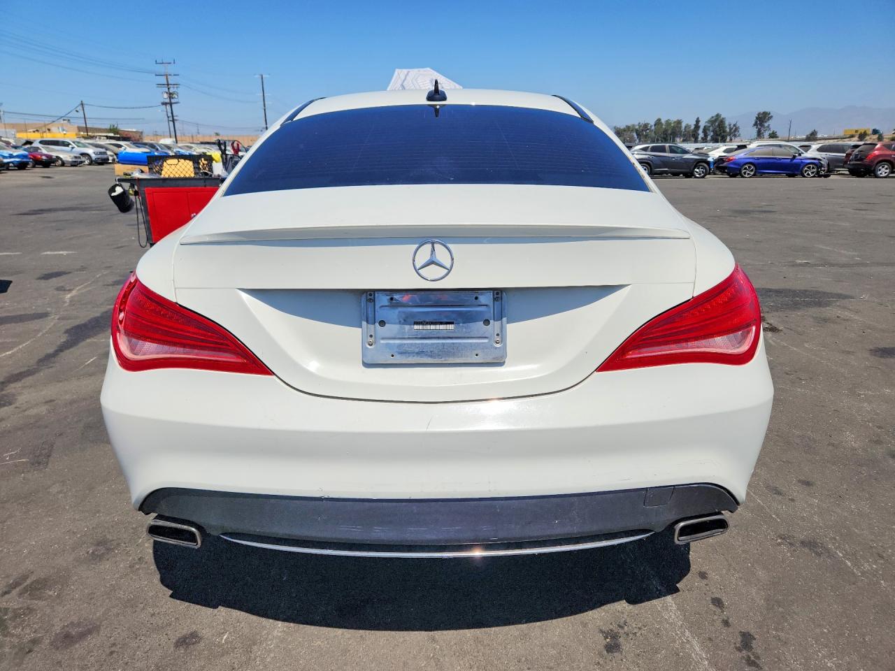 2014 Mercedes-benz Cla 250 Белый vin: WDDSJ4EB5EN155926