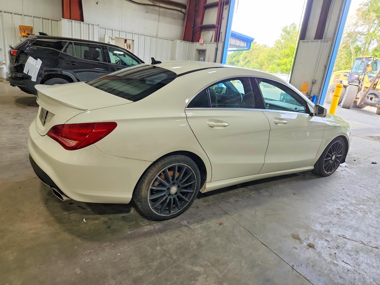 2014 Mercedes-benz Cla 250 White vin: WDDSJ4EB5EN157191