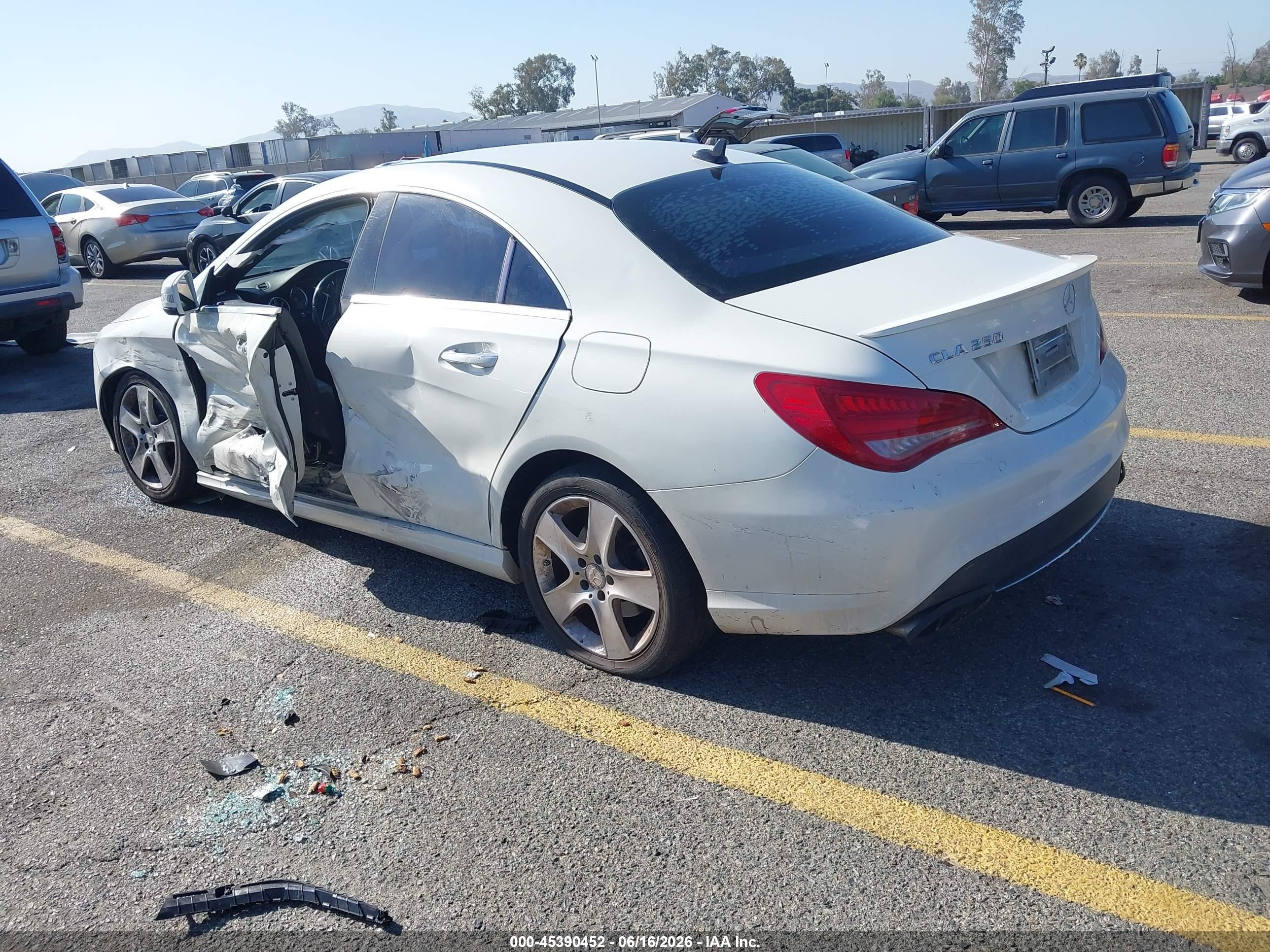 2015 Mercedes-benz Cla 250 White vin: WDDSJ4EB5FN163283