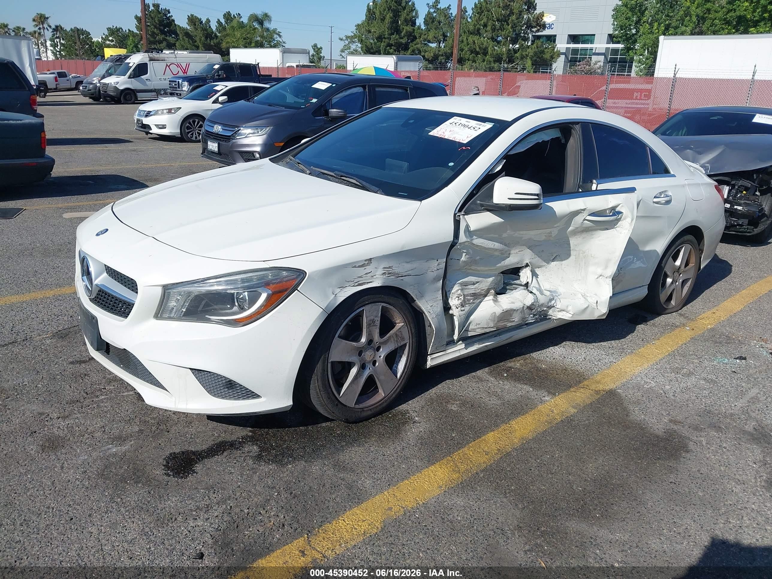2015 Mercedes-benz Cla 250 White vin: WDDSJ4EB5FN163283