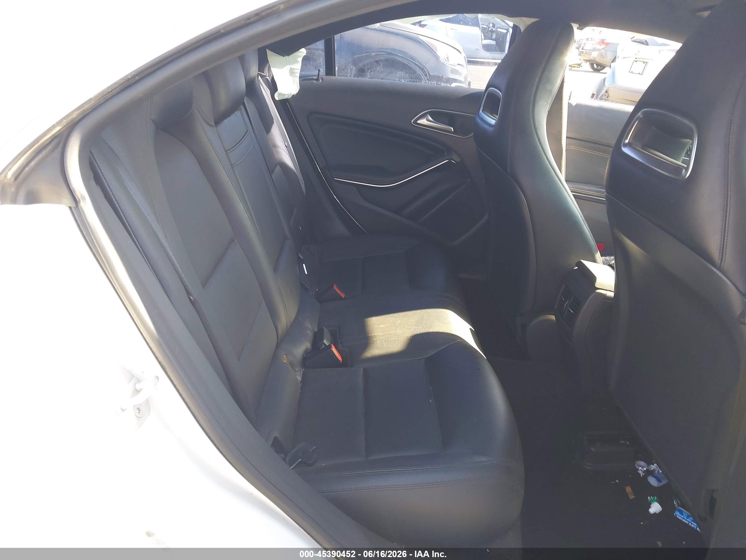 2015 Mercedes-benz Cla 250 White vin: WDDSJ4EB5FN163283
