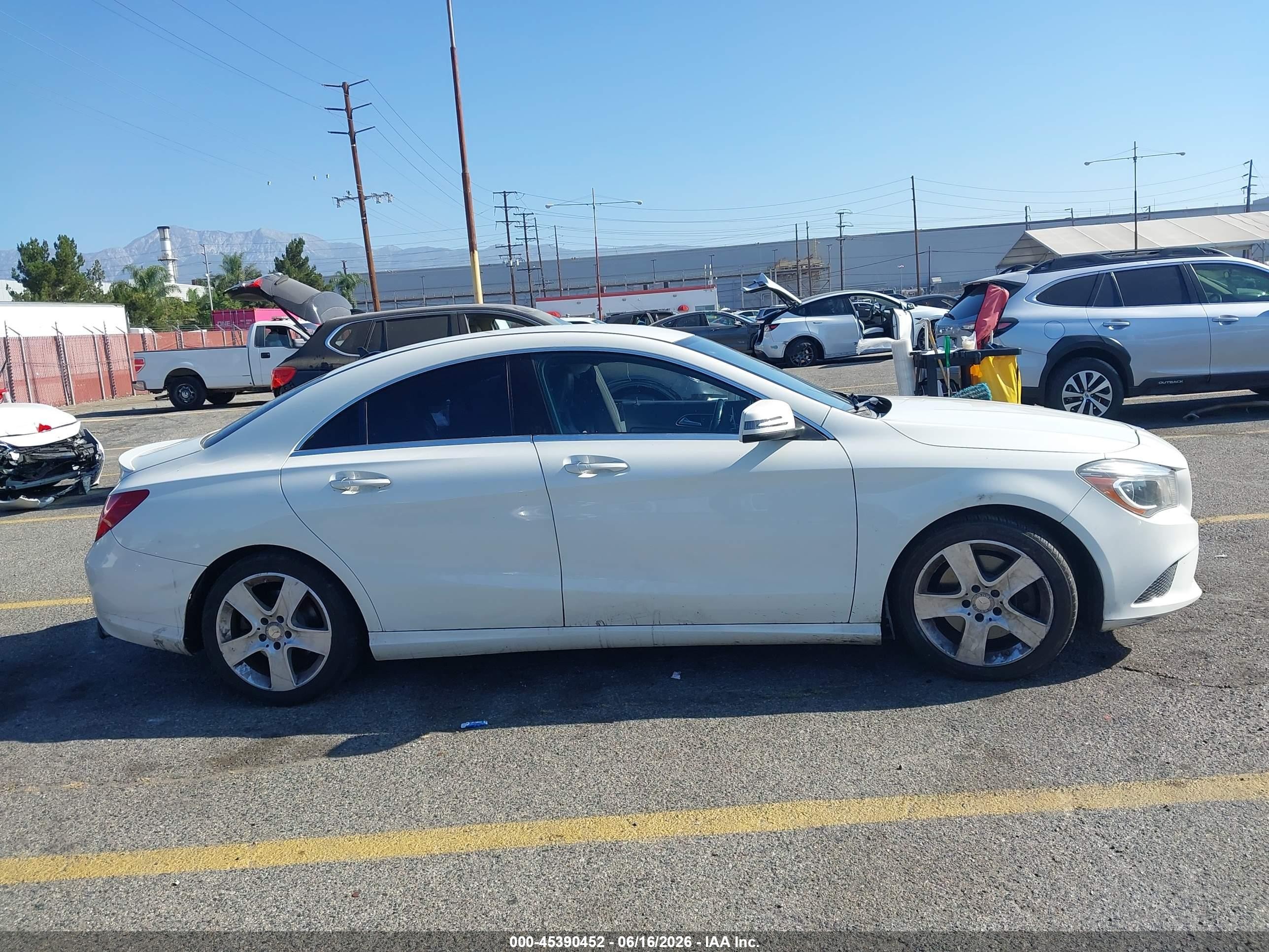 2015 Mercedes-benz Cla 250 White vin: WDDSJ4EB5FN163283